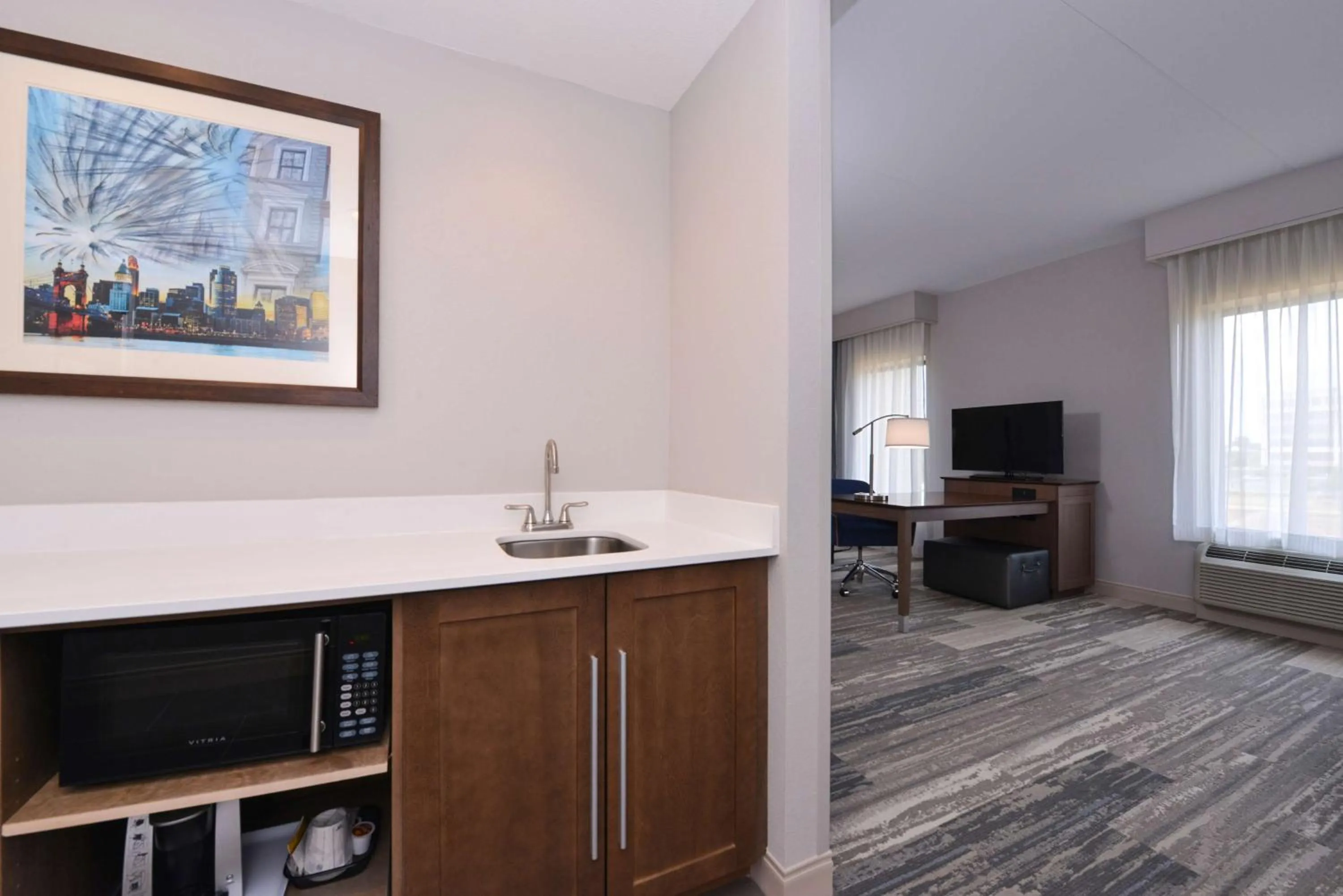 Kitchen or kitchenette in Hampton Inn & Suites Cincinnati-Mason, Ohio