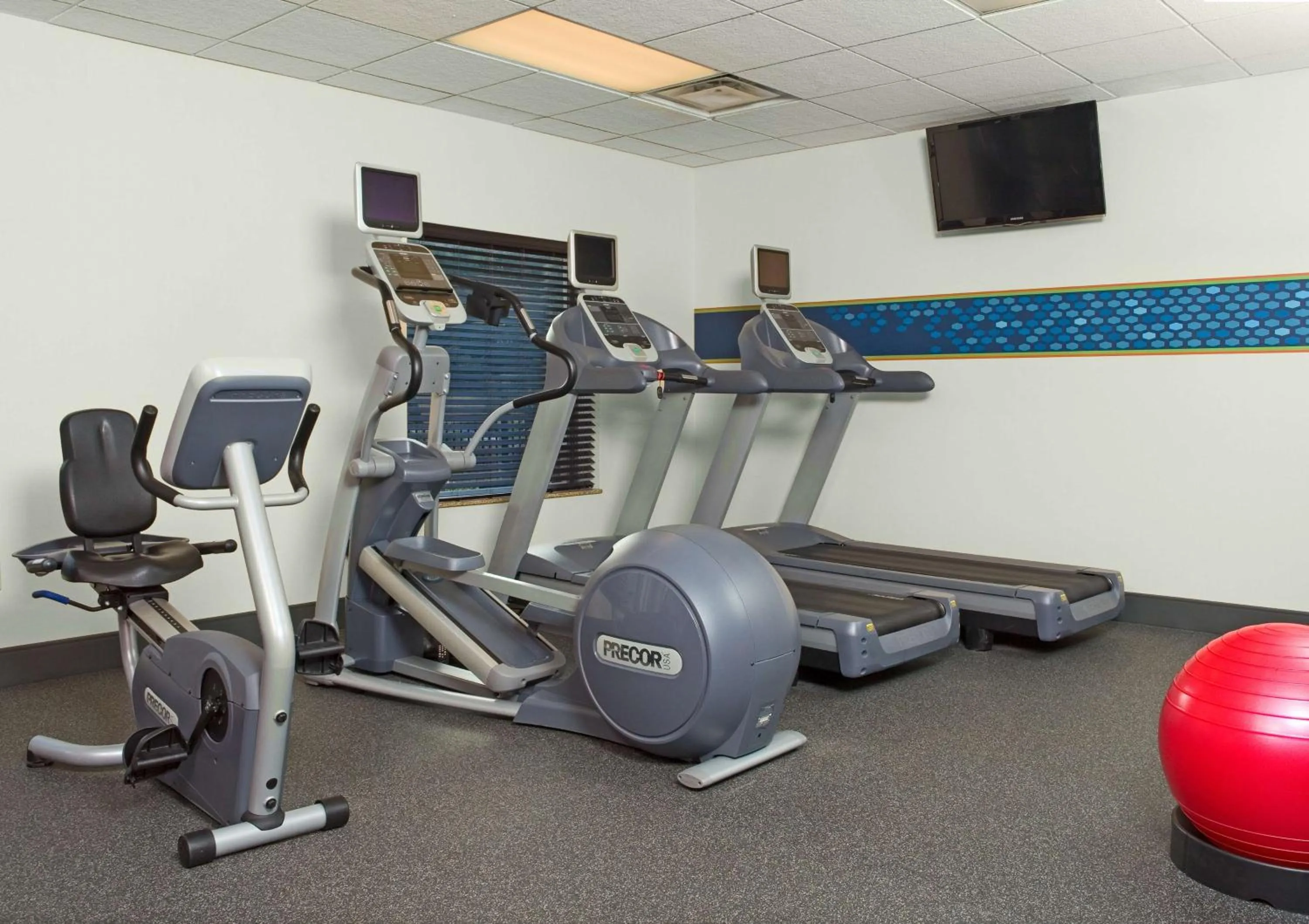 Fitness centre/facilities in Hampton Inn & Suites Pittsburgh-Meadow Lands