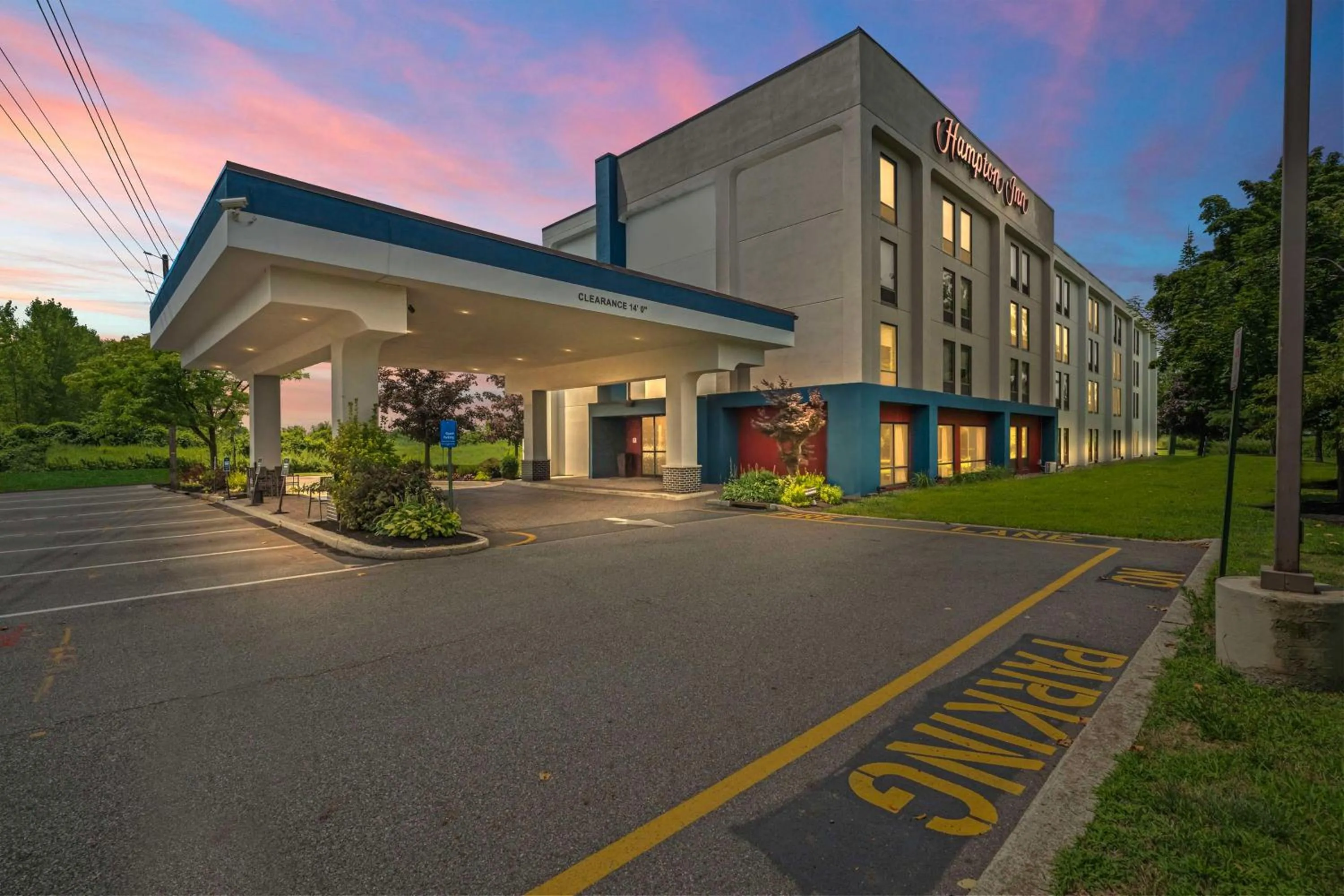 Property building in Hampton Inn Ridgefield Park