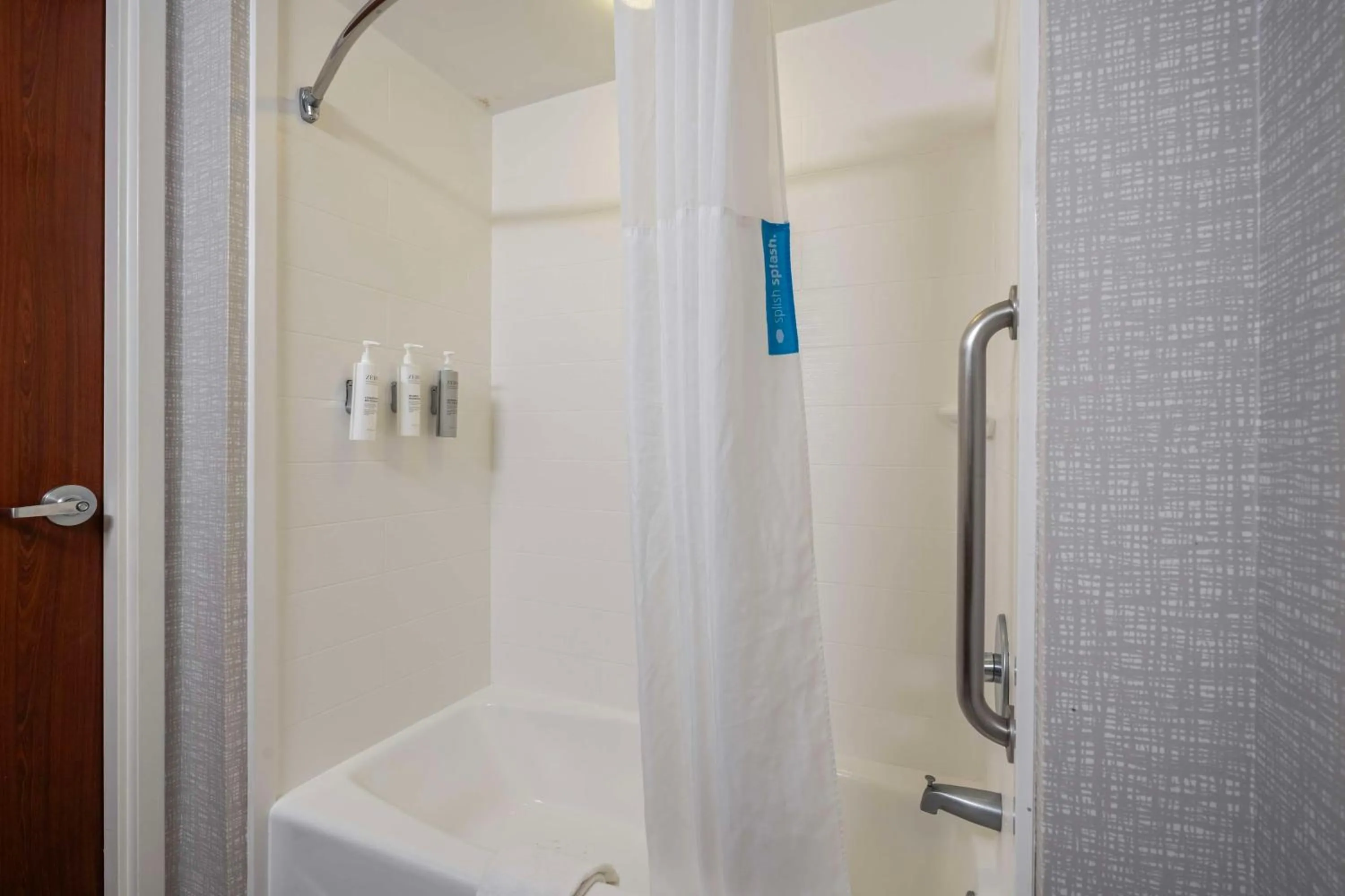 Bathroom in Hampton Inn Ridgefield Park