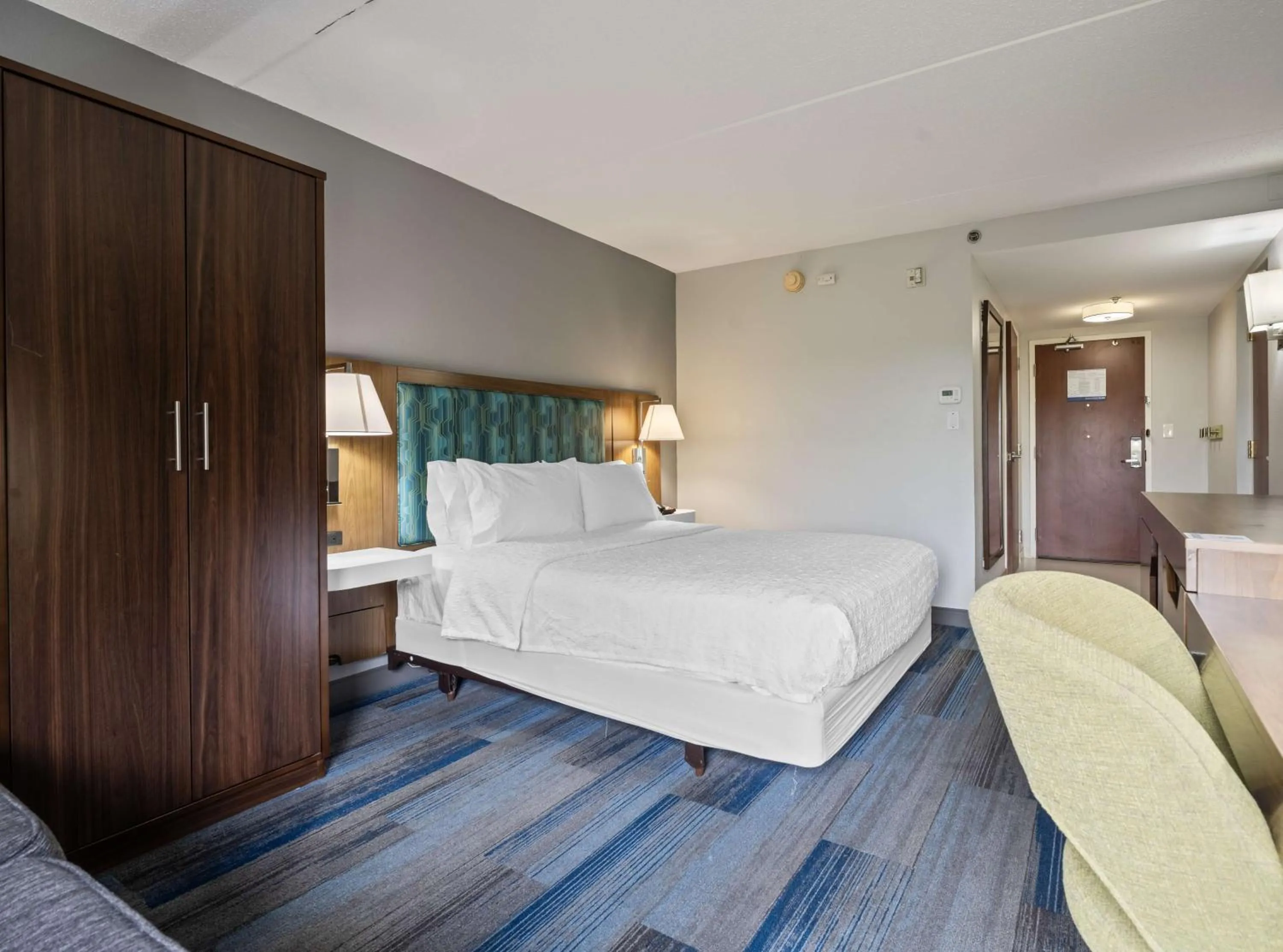 Bed in Hampton Inn Ridgefield Park