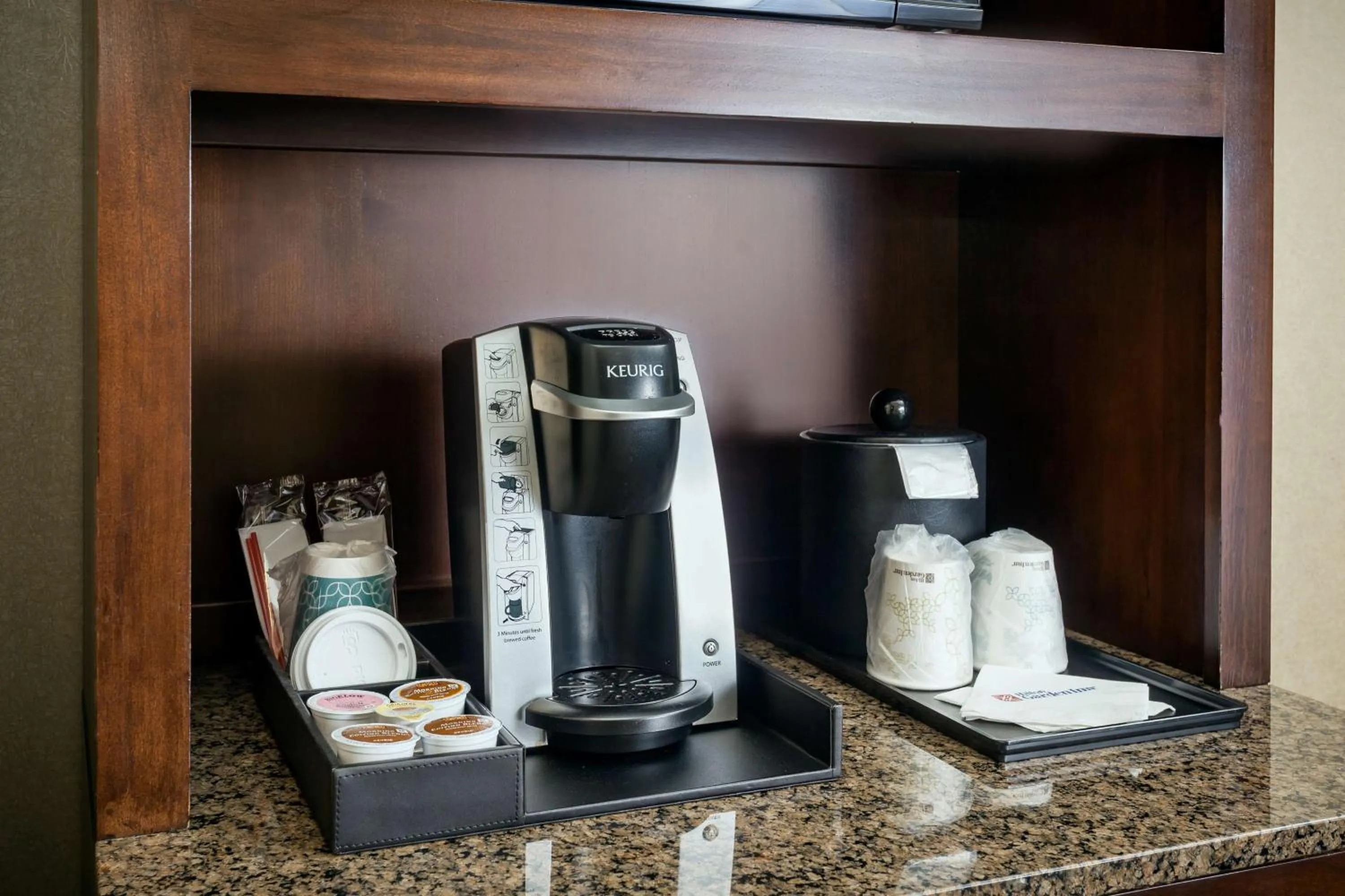 Kitchen or kitchenette in Hilton Garden Inn Seattle/Issaquah