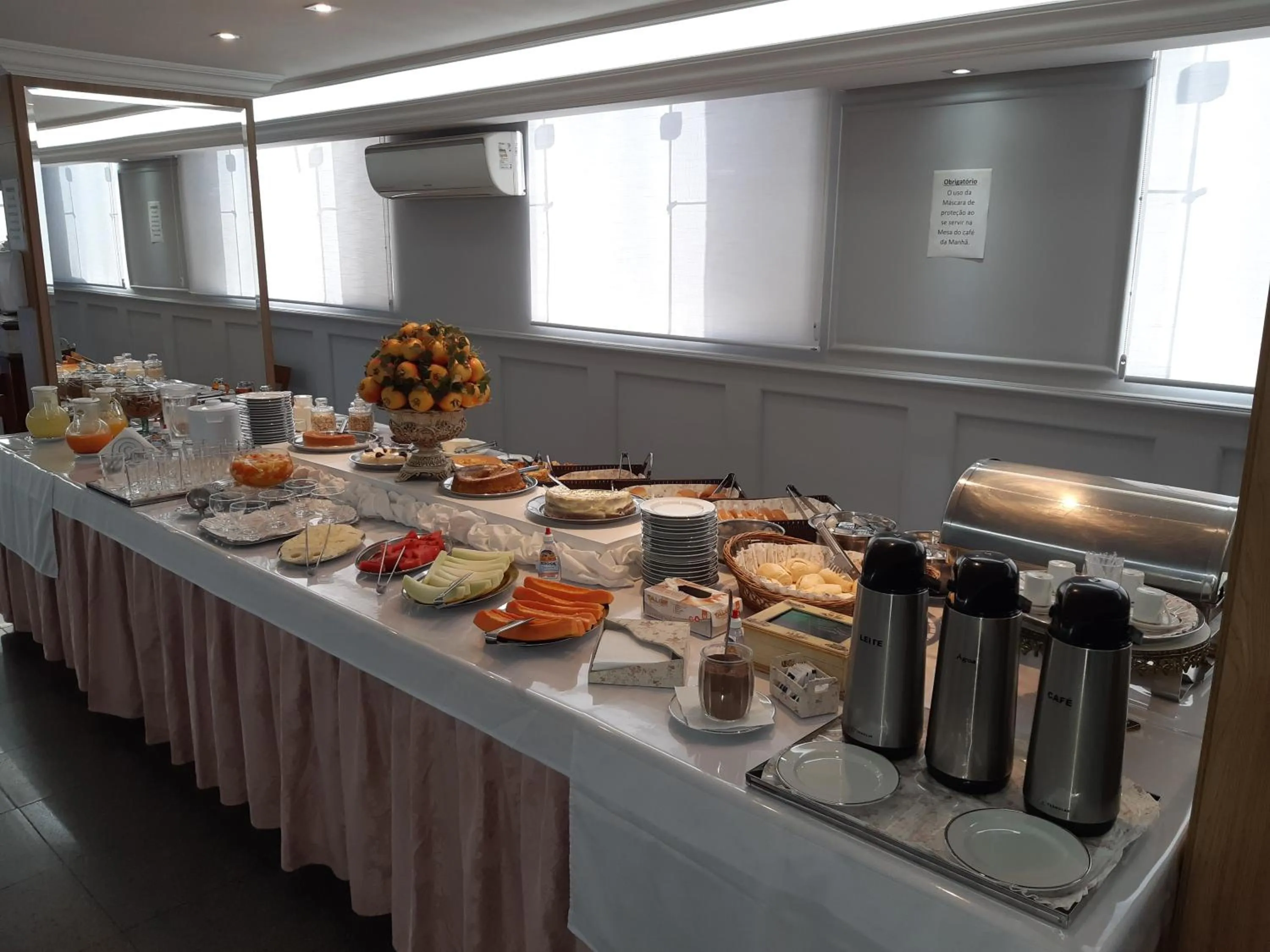 Breakfast in Biazi Plaza Hotel Bauru