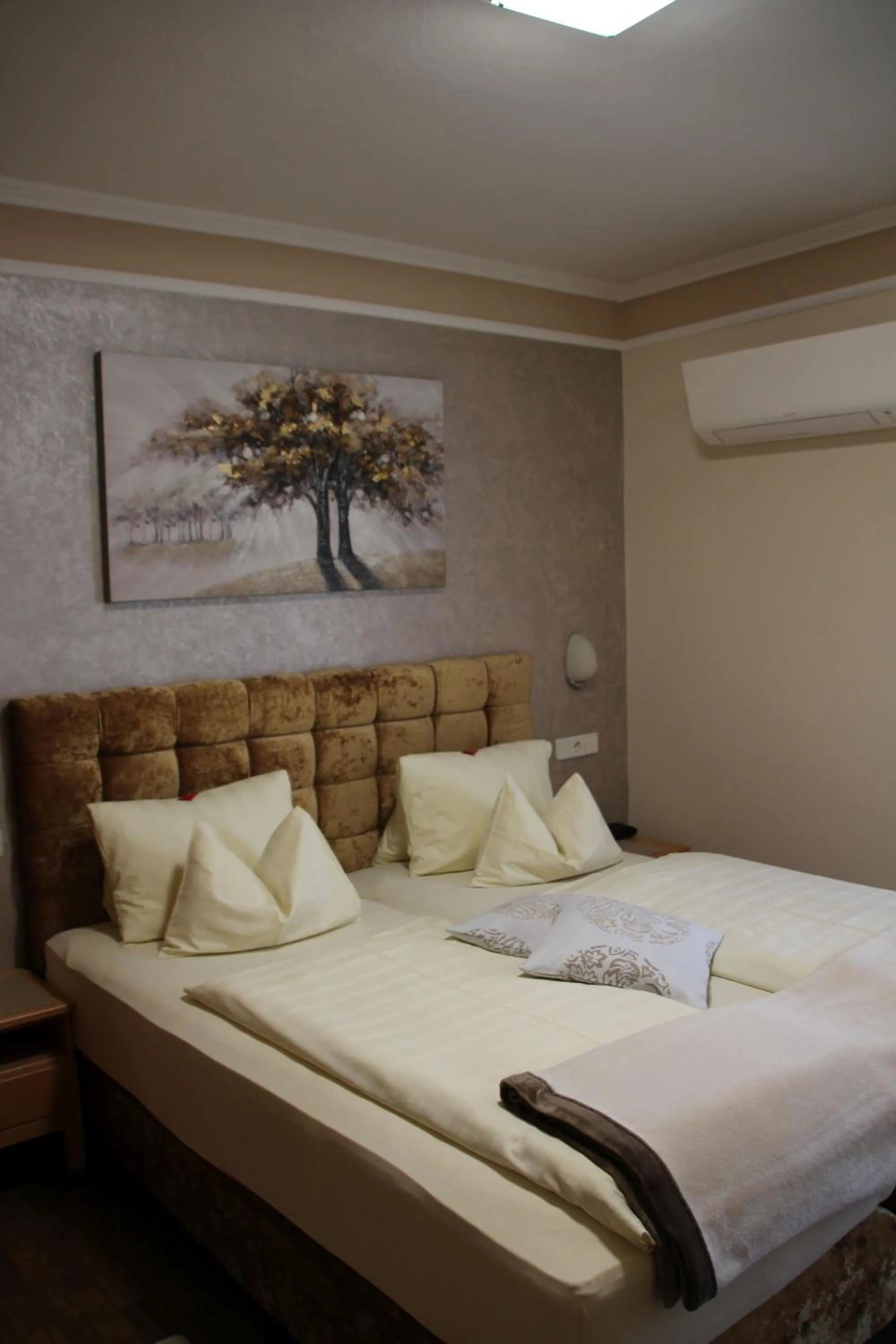 Bedroom, Bed in Hotel Lang