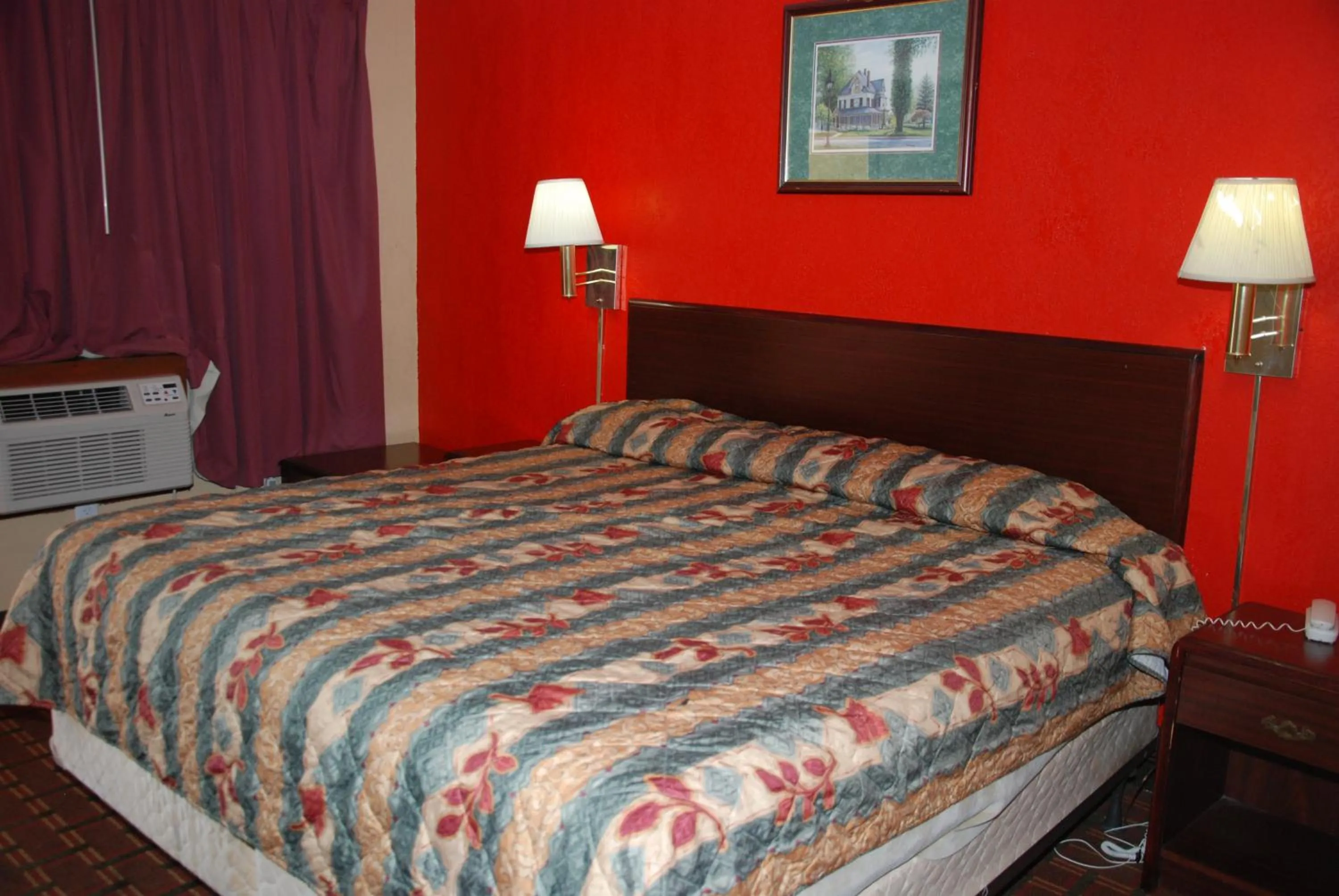 Bed in Mount Laurel Motel