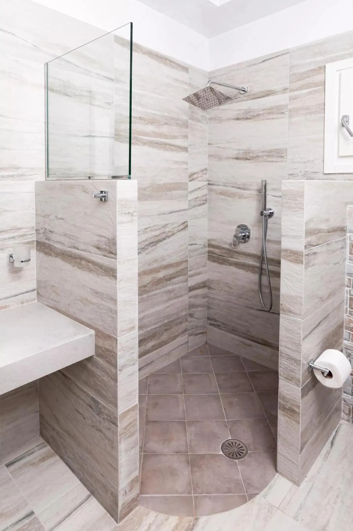 Bathroom in Skopelitis Village