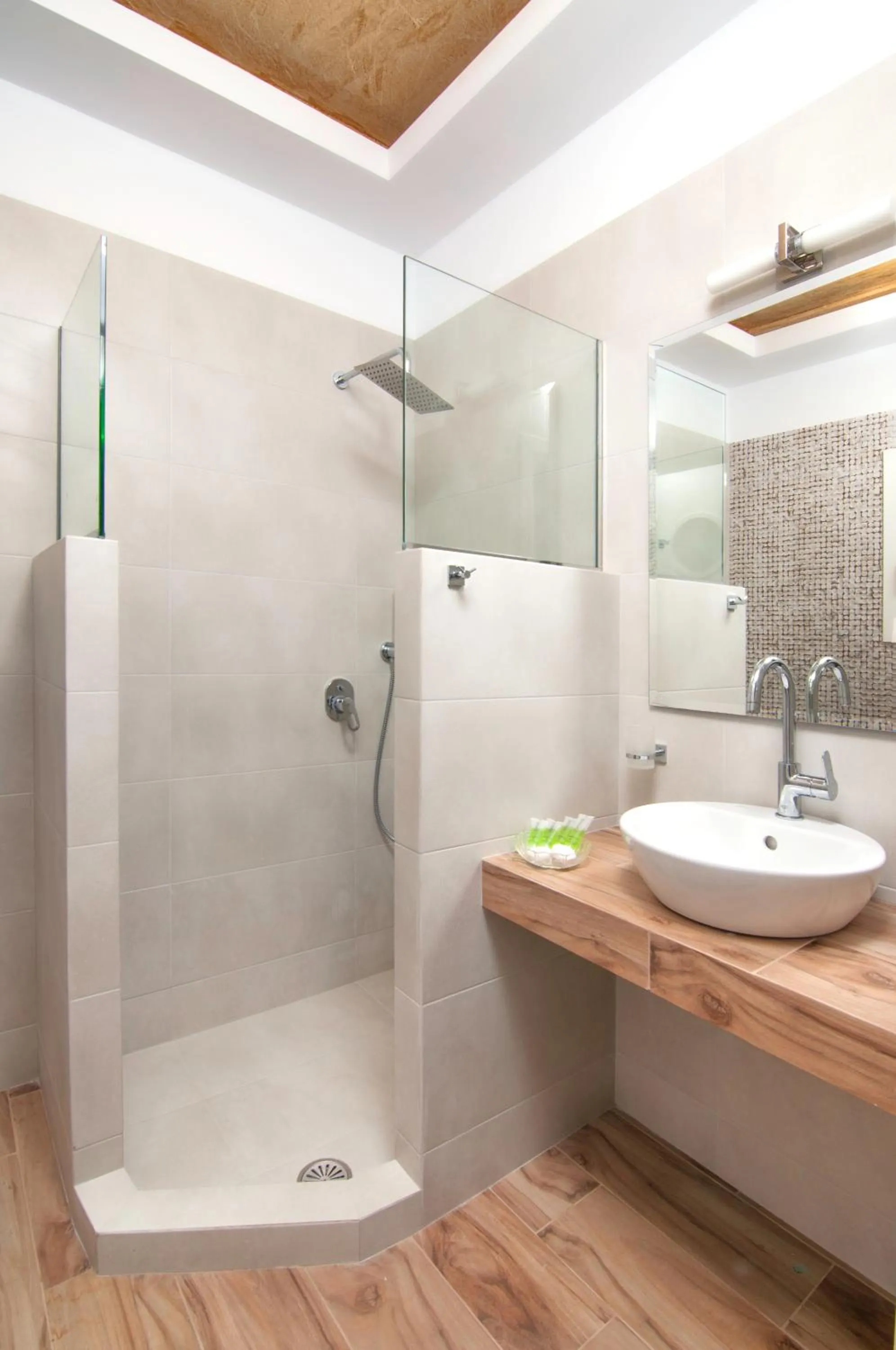 Photo of the whole room in Skopelitis Village