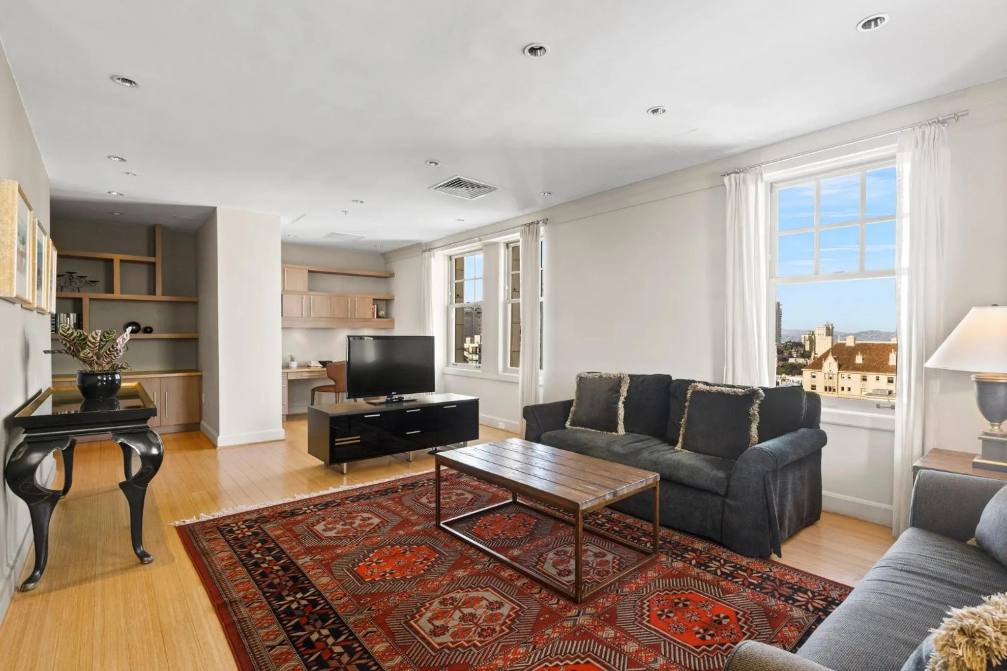 Bedroom in InterContinental Mark Hopkins San Francisco by IHG