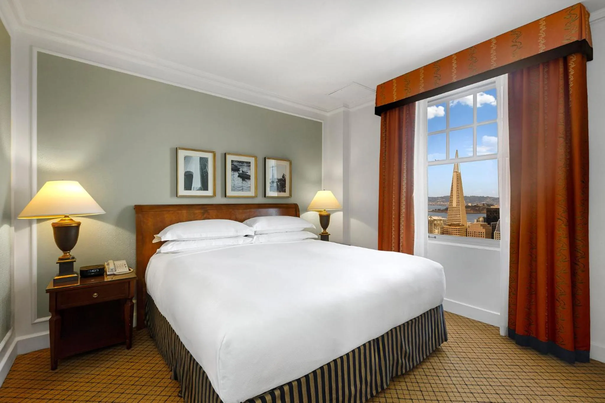 Bedroom, Bed in InterContinental Mark Hopkins San Francisco by IHG