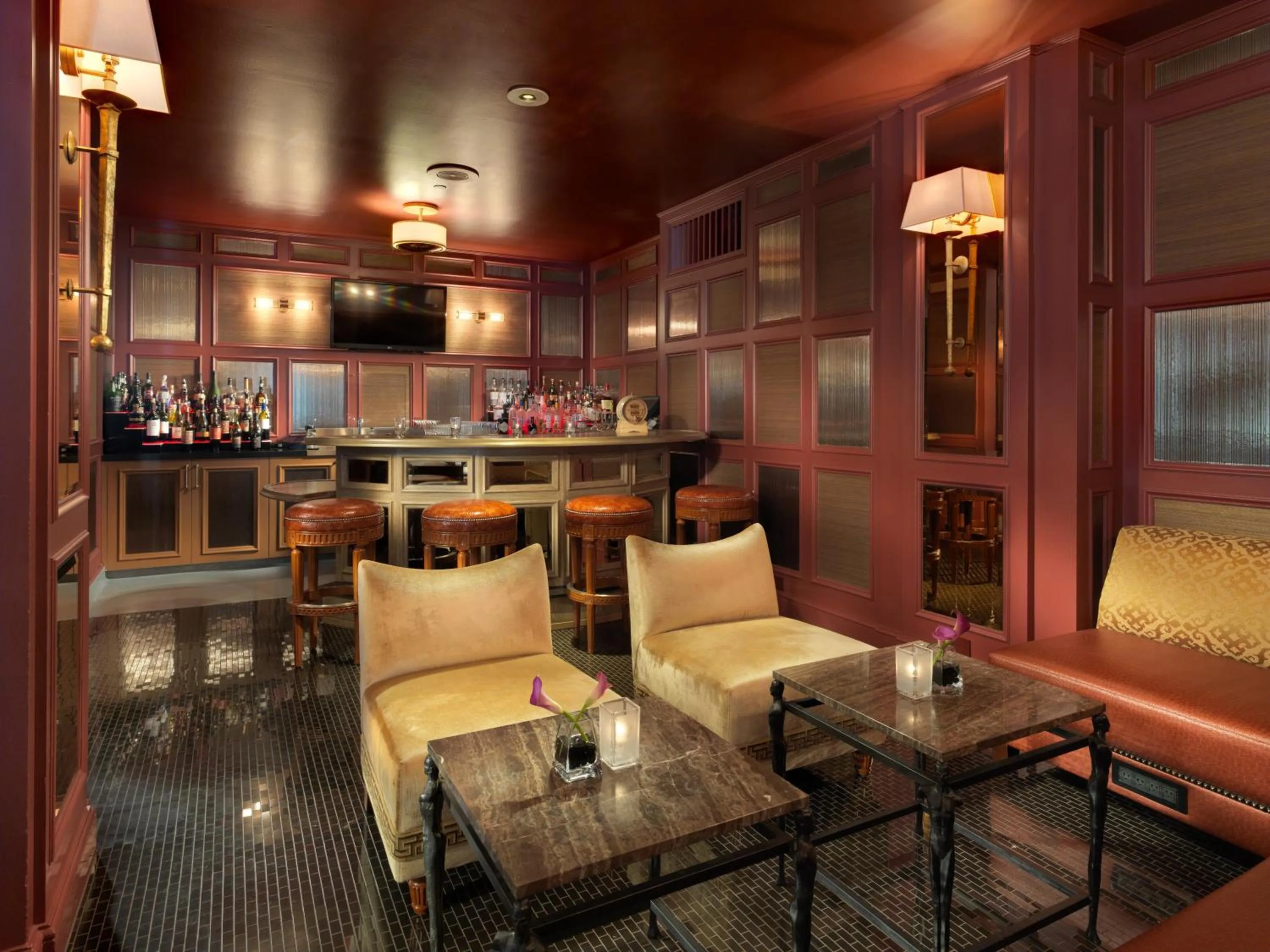 Lounge or bar in InterContinental Mark Hopkins San Francisco by IHG