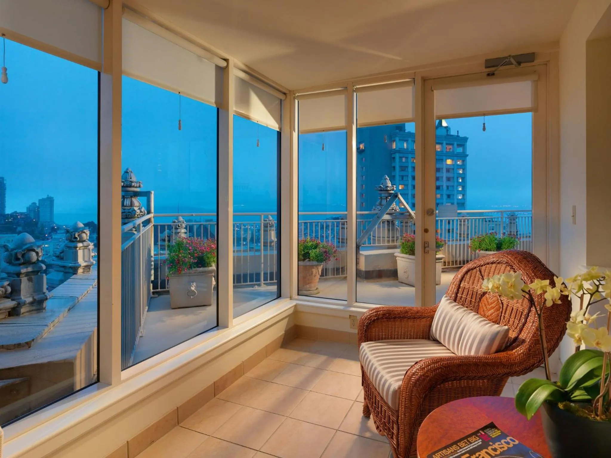 Bedroom in InterContinental Mark Hopkins San Francisco by IHG