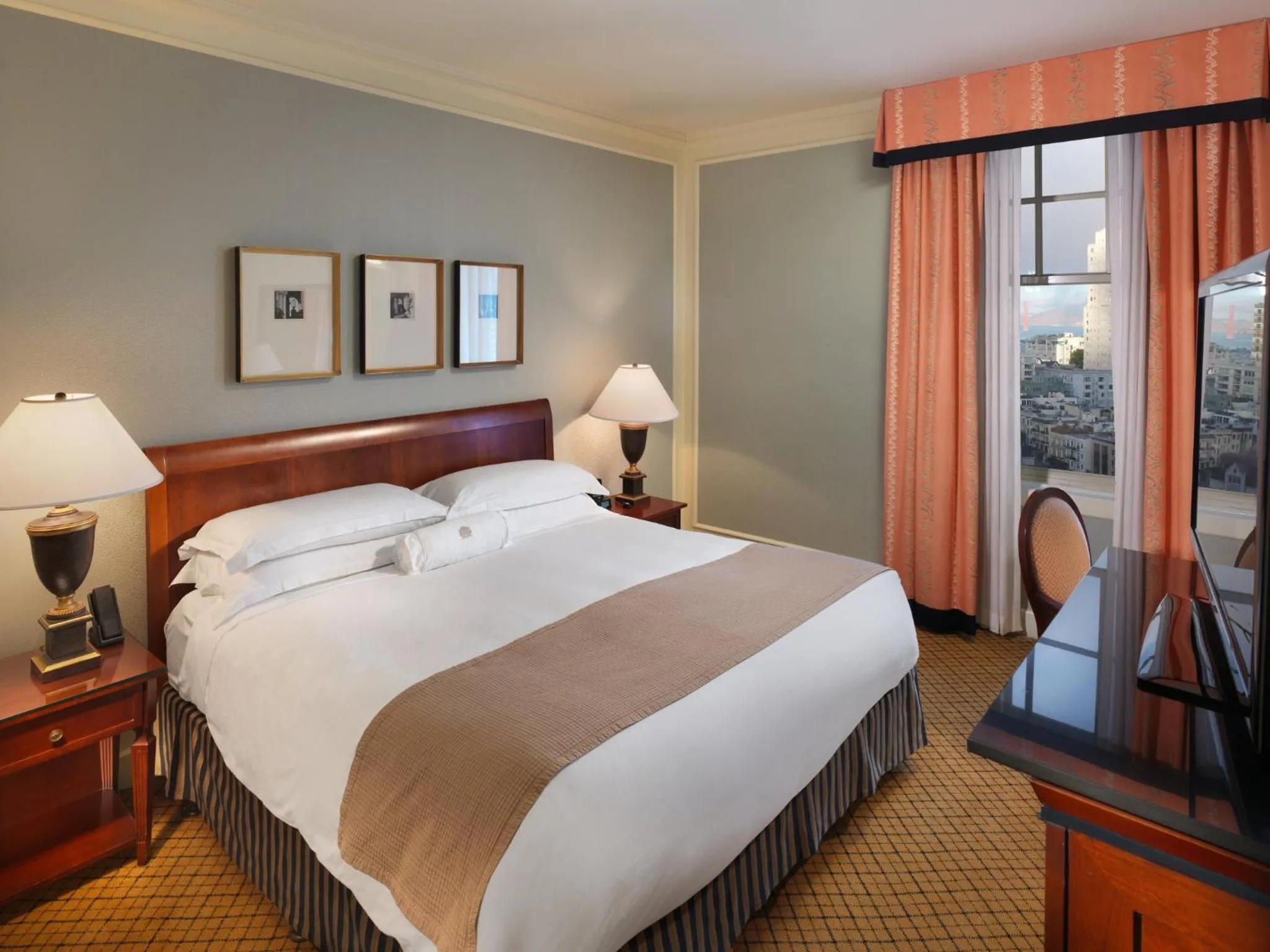 Bedroom, Bed in InterContinental Mark Hopkins San Francisco by IHG