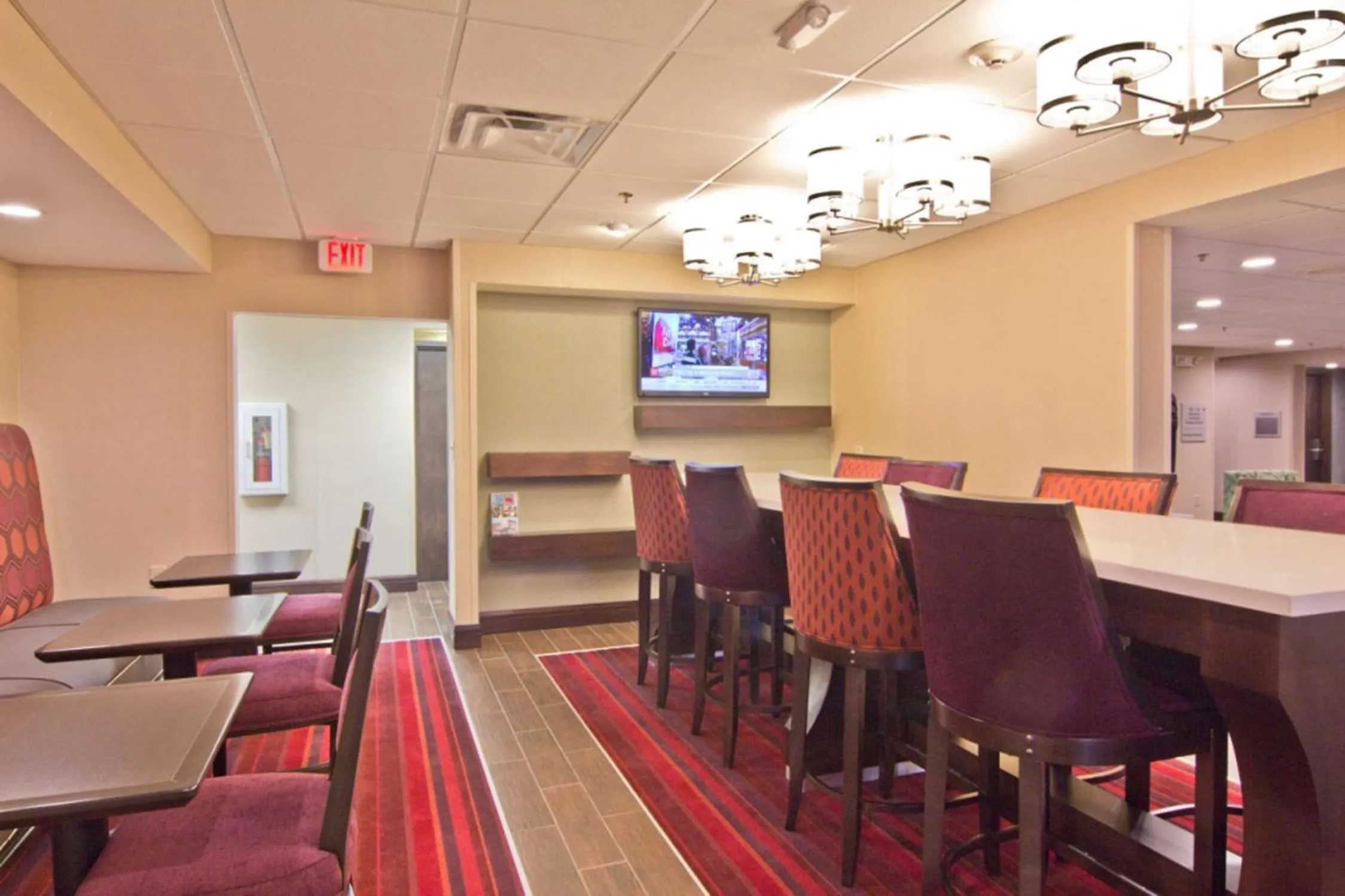 Restaurant/places to eat in Hampton Inn Columbus-South