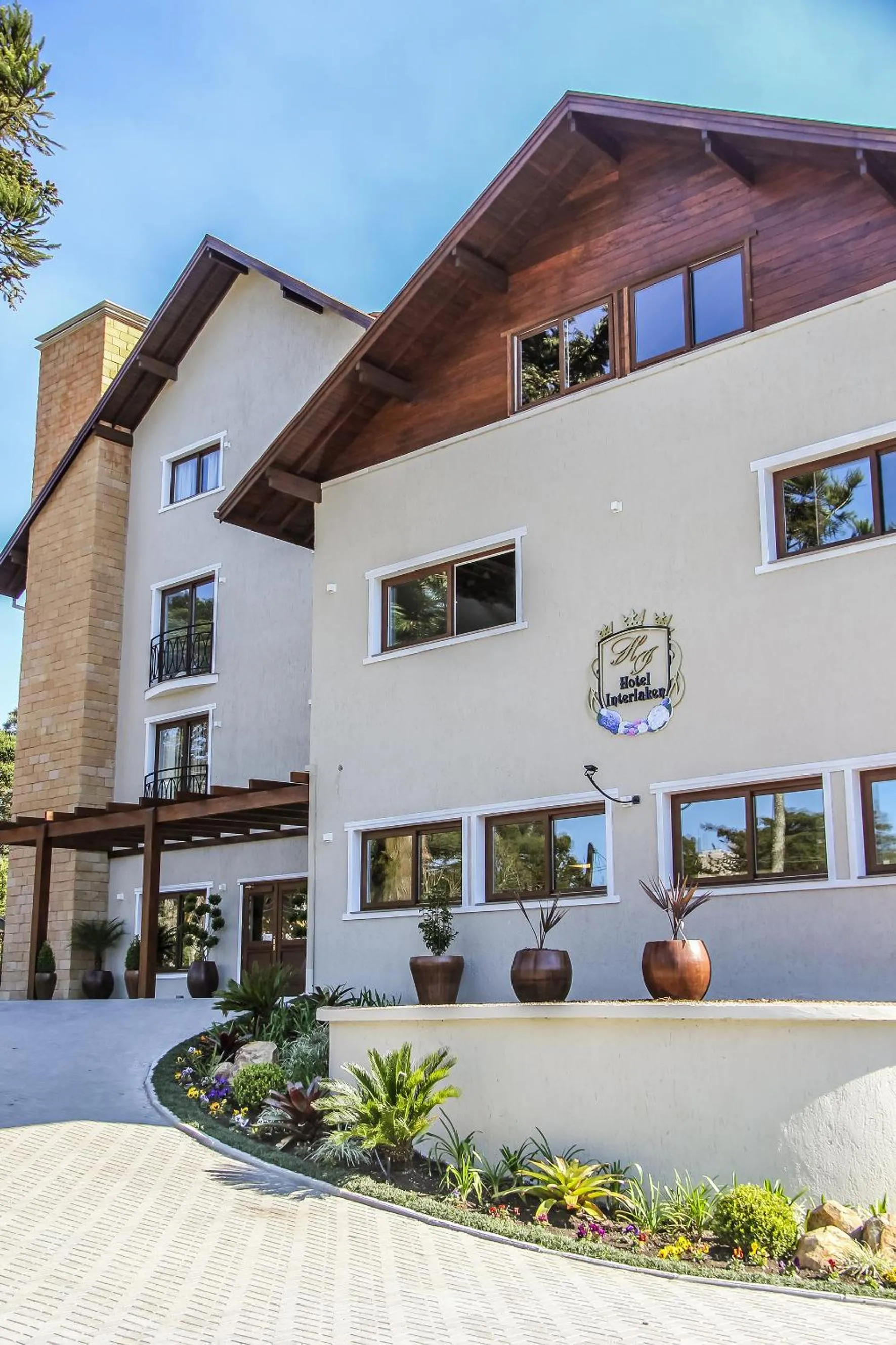 Property building in Hotel Gramado Interlaken