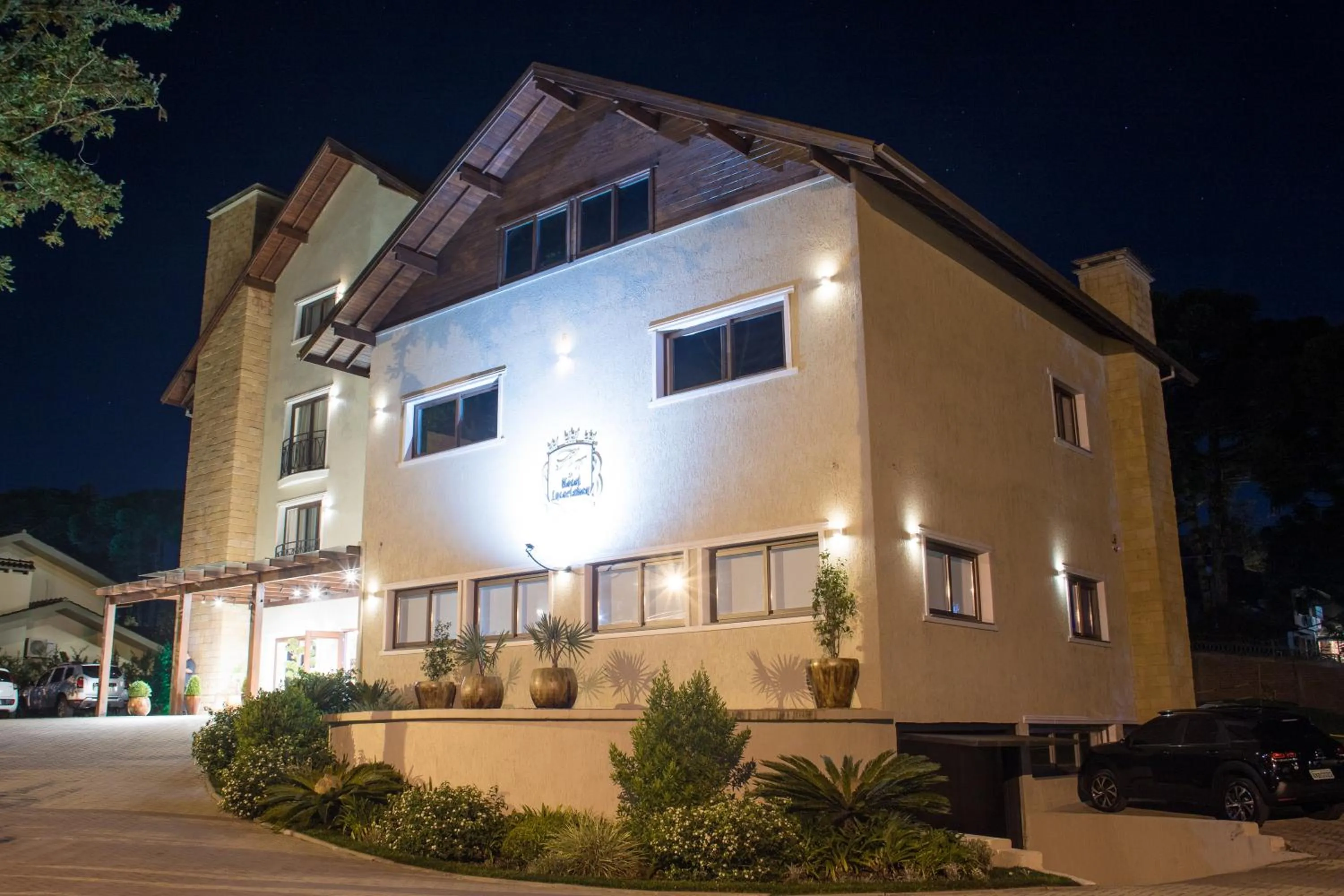 Property building in Hotel Gramado Interlaken