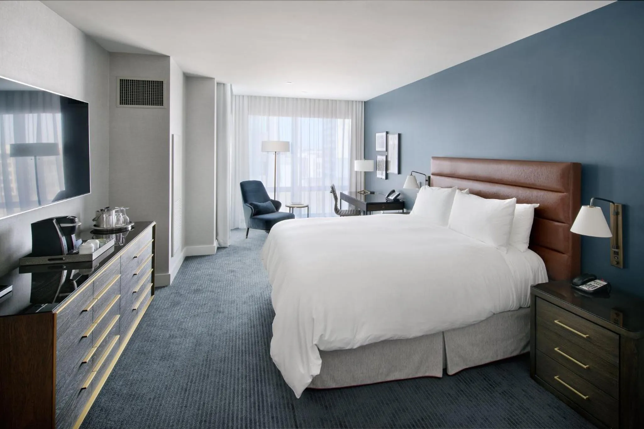 Photo of the whole room, Bed in InterContinental San Francisco by IHG
