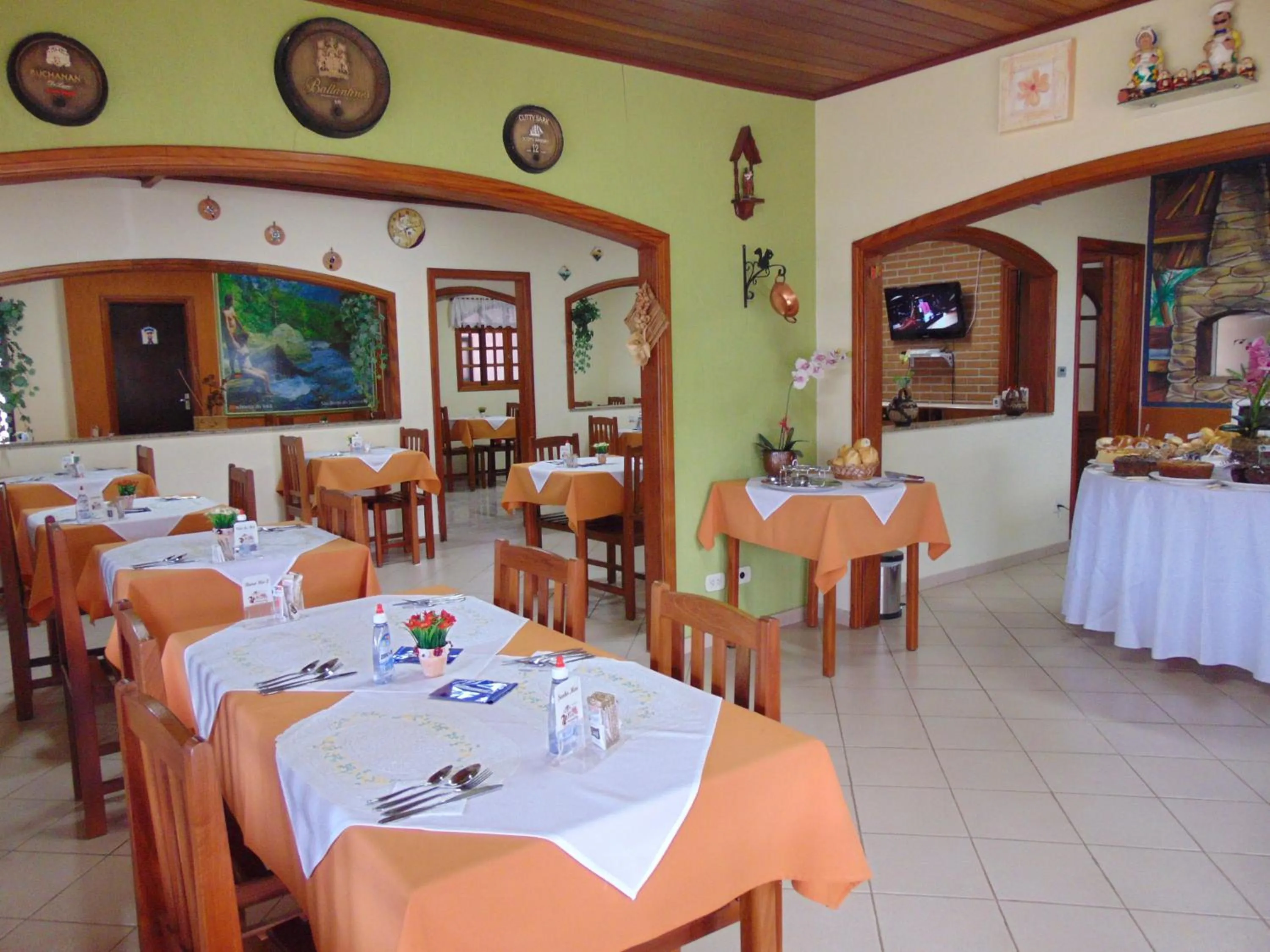 Restaurant/places to eat in Pousada Villa Da Montanha