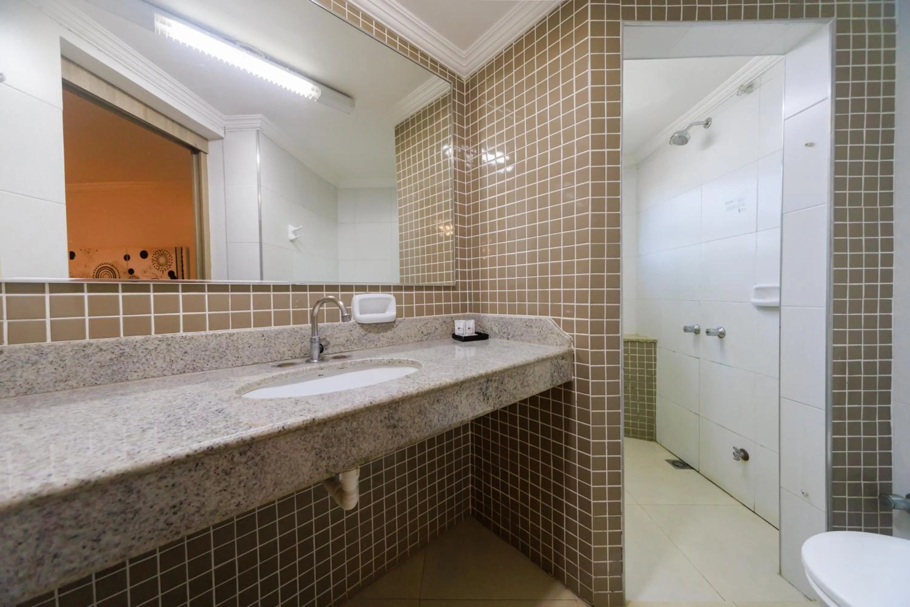 Bathroom in Realce Hotel