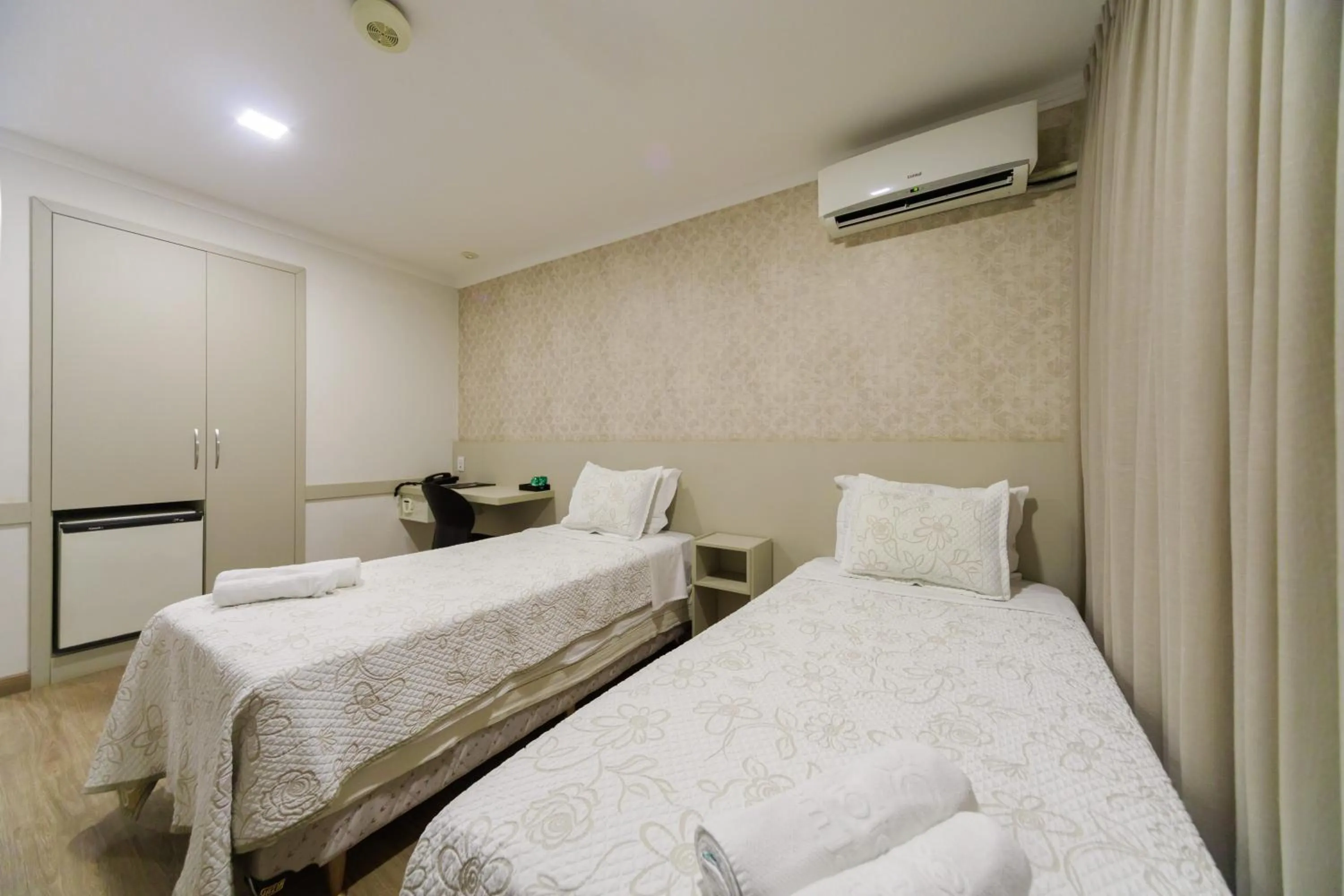 Bedroom, Bed in Realce Hotel