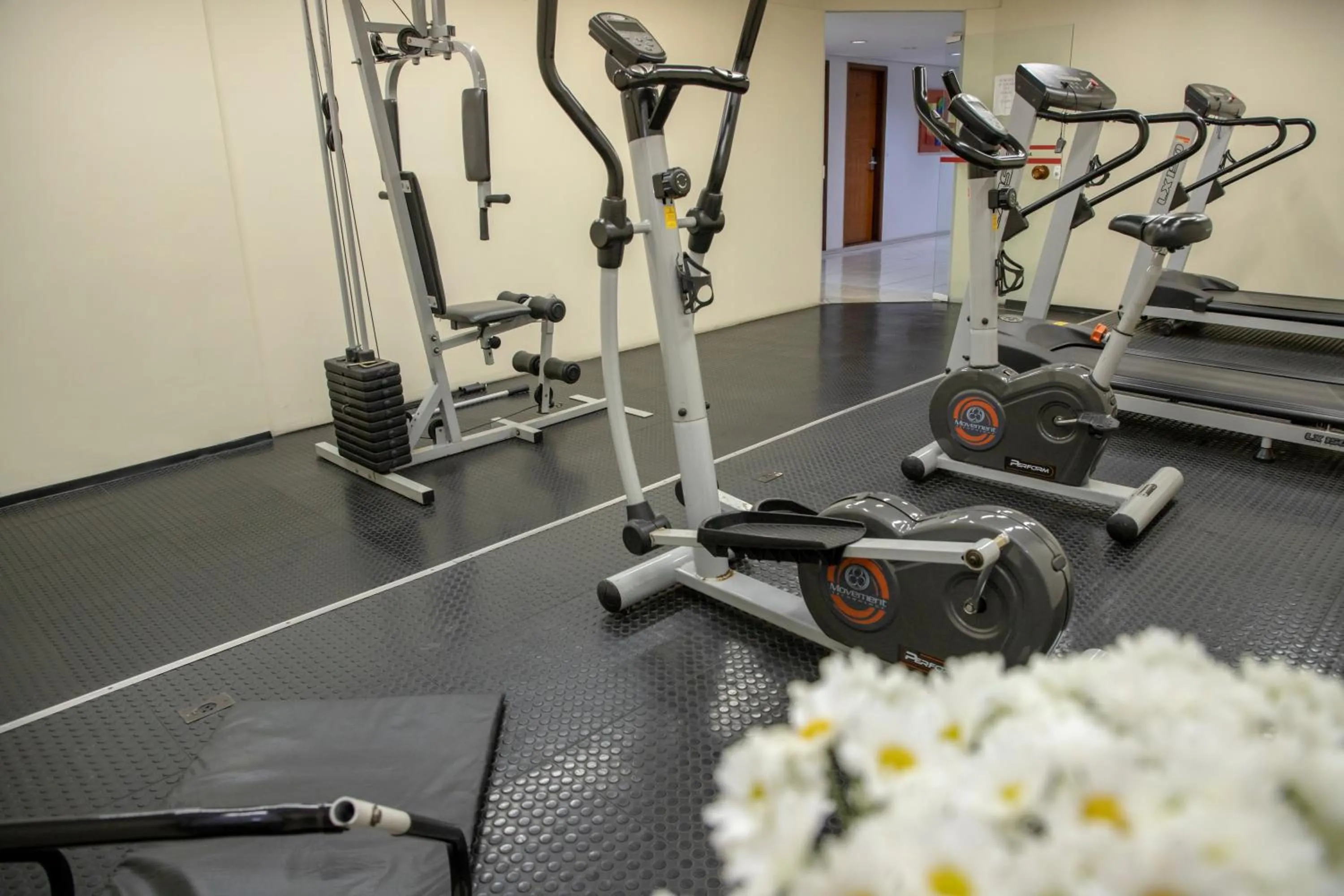 Fitness centre/facilities in Realce Hotel