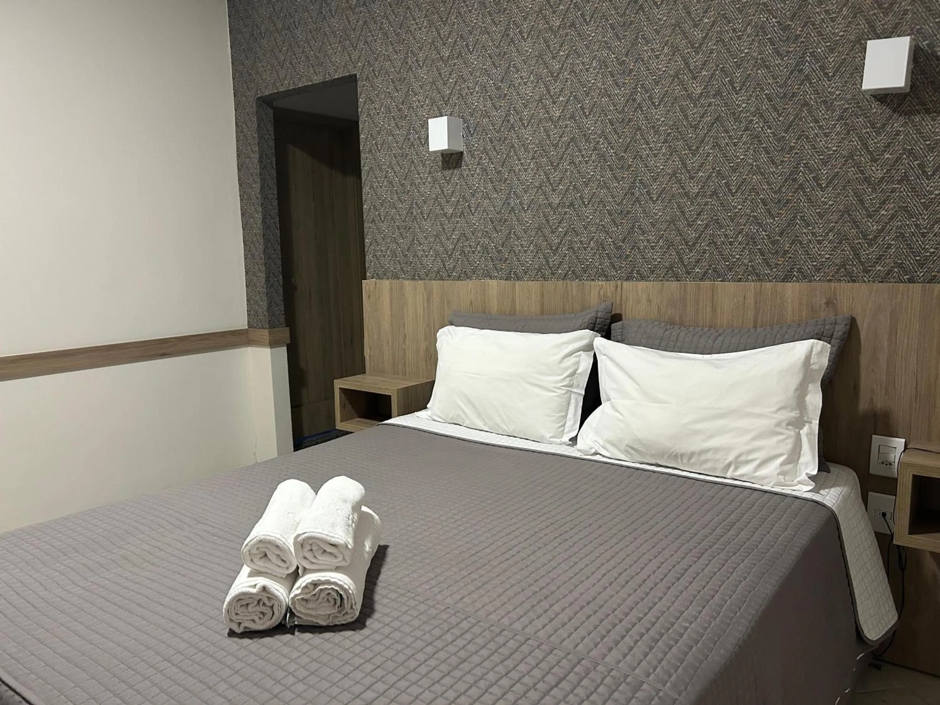 Bedroom, Bed in Realce Hotel