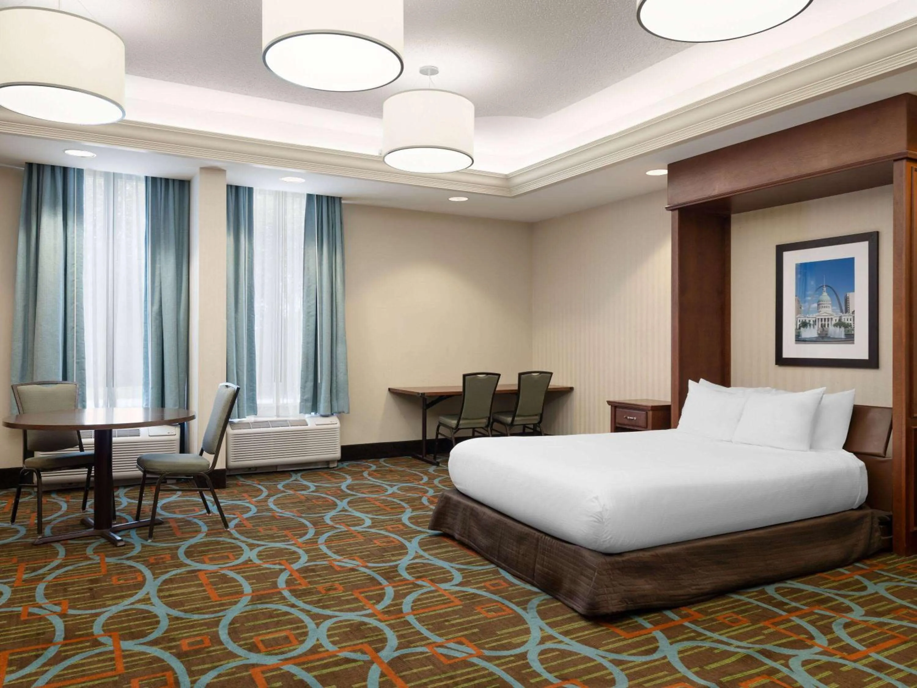 Photo of the whole room, Bed in Wingate by Wyndham St Louis Airport