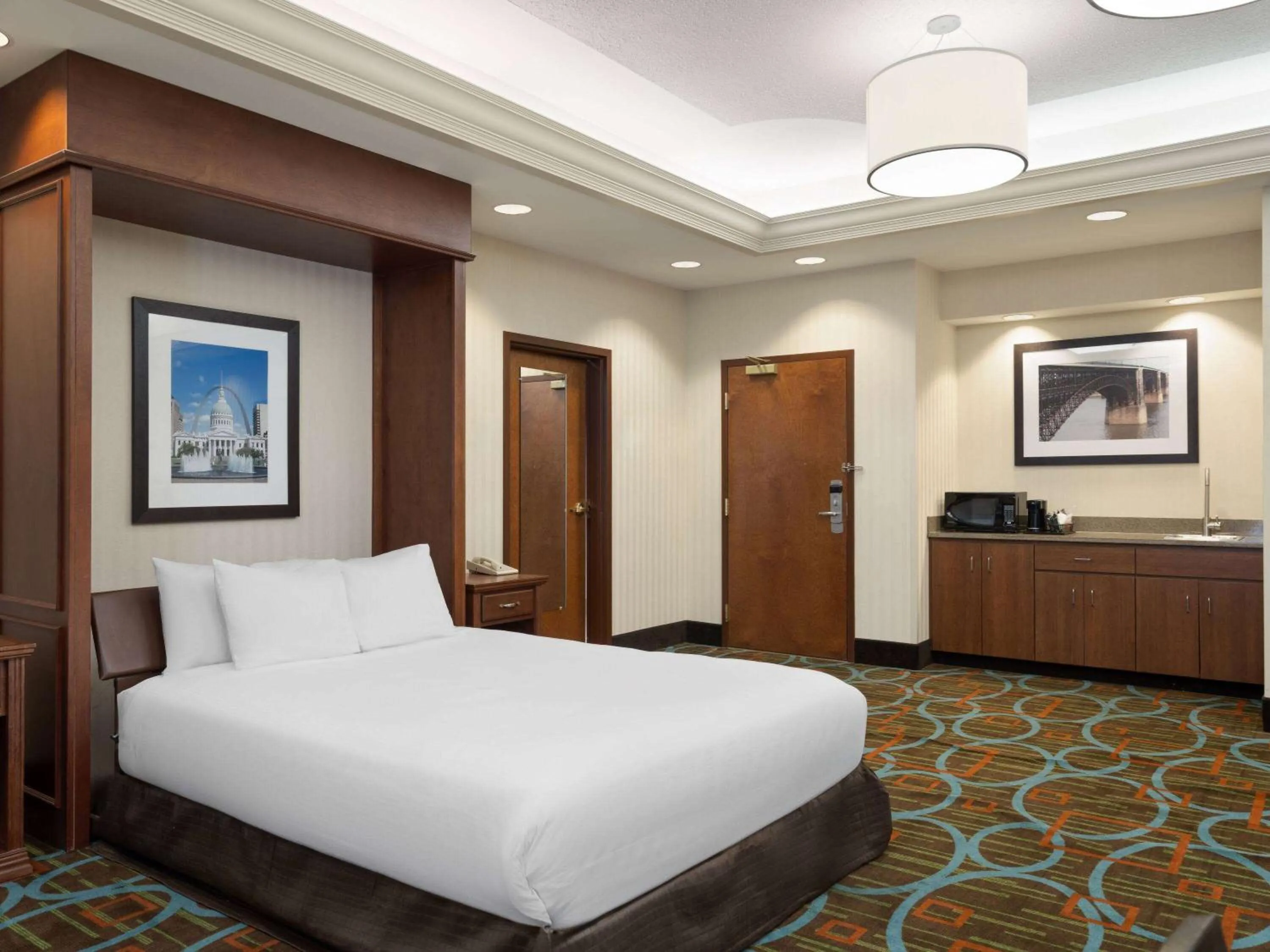 Photo of the whole room, Bed in Wingate by Wyndham St Louis Airport