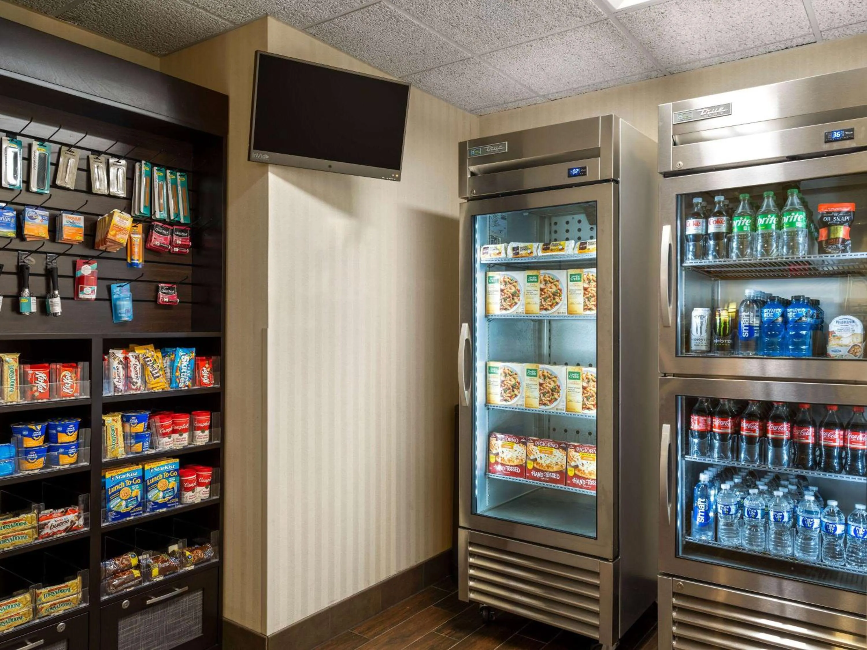 Food and drinks in Wingate by Wyndham St Louis Airport