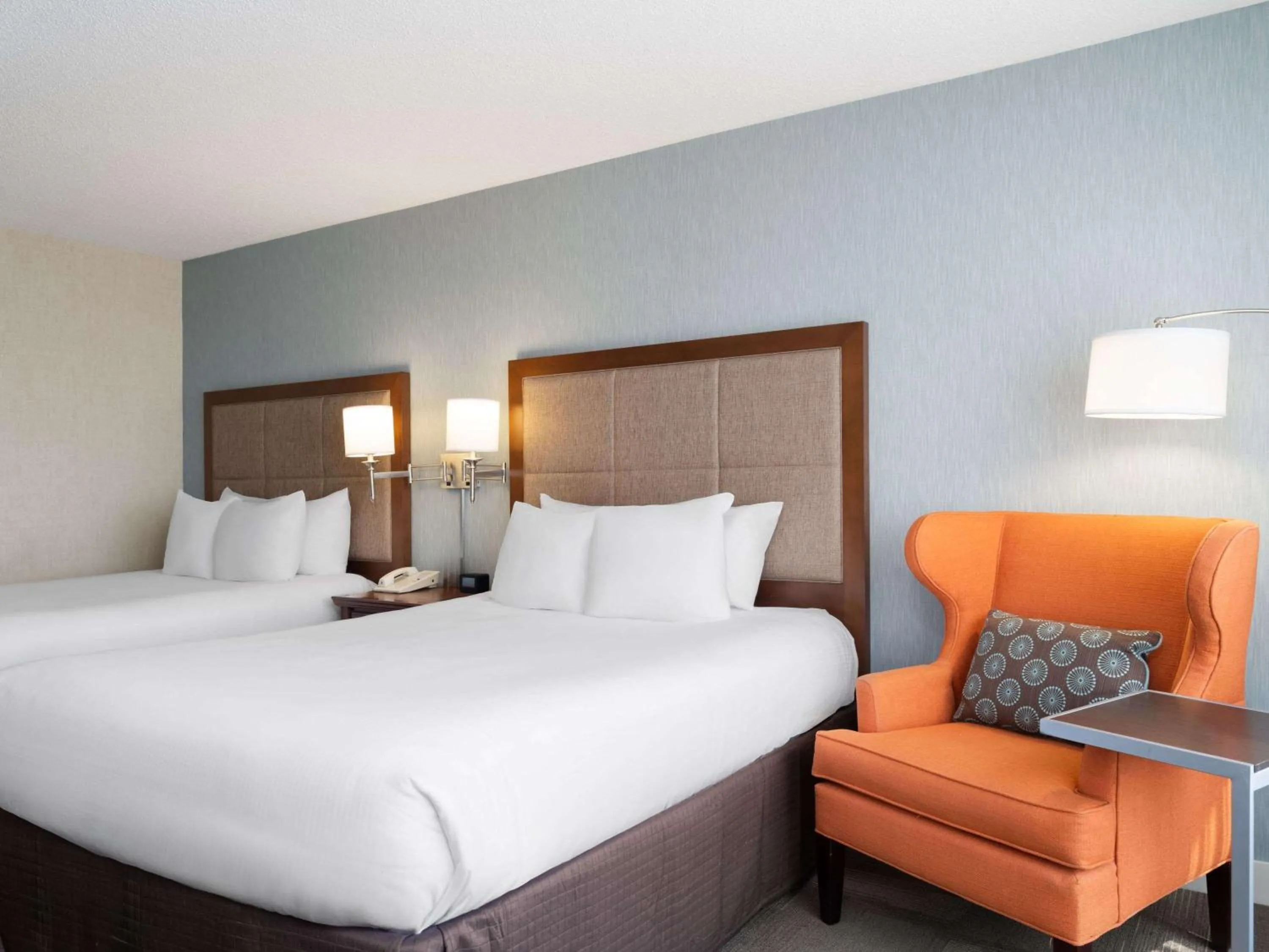 Photo of the whole room, Bed in Wingate by Wyndham St Louis Airport