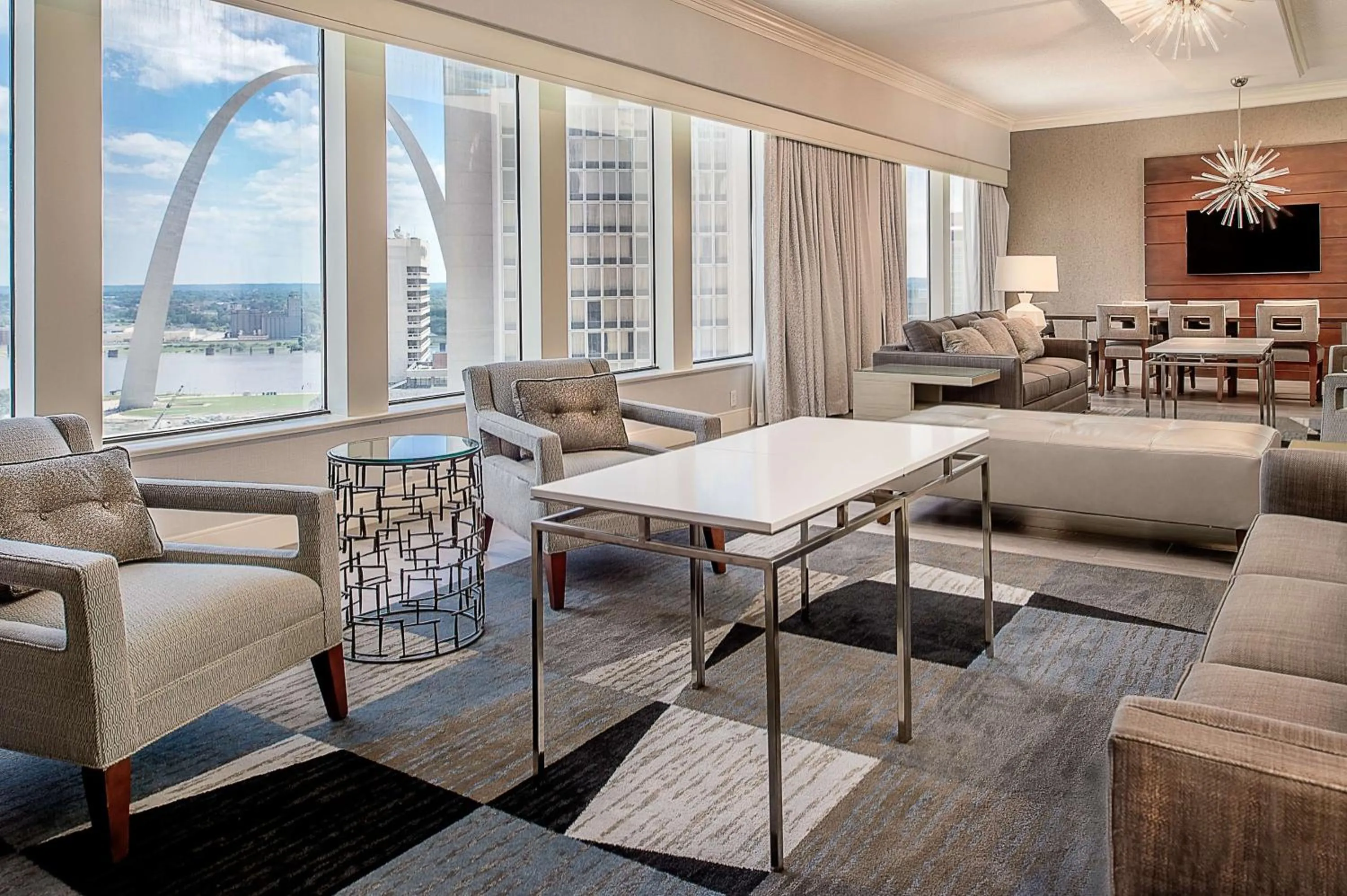 Living room in Hilton St. Louis at the Ballpark