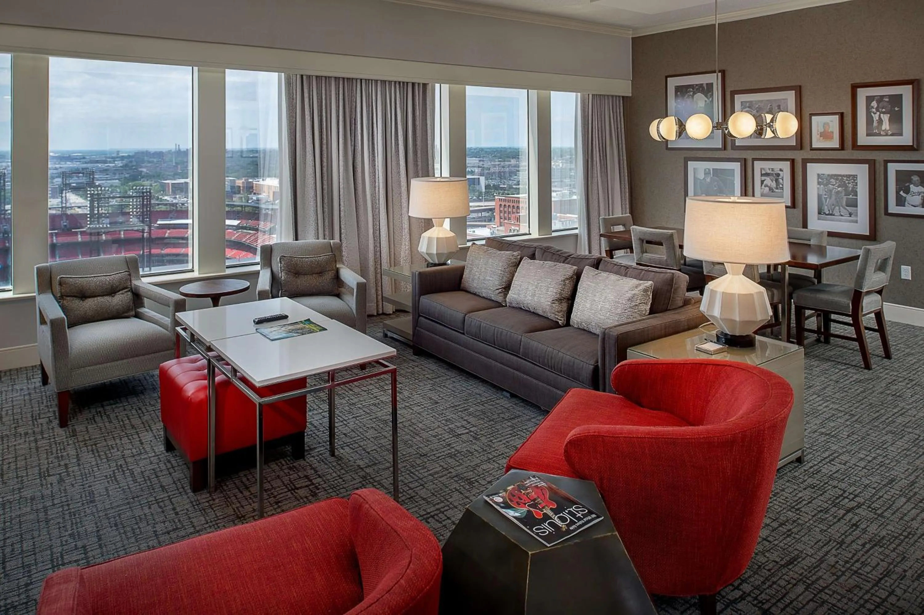 Living room in Hilton St. Louis at the Ballpark