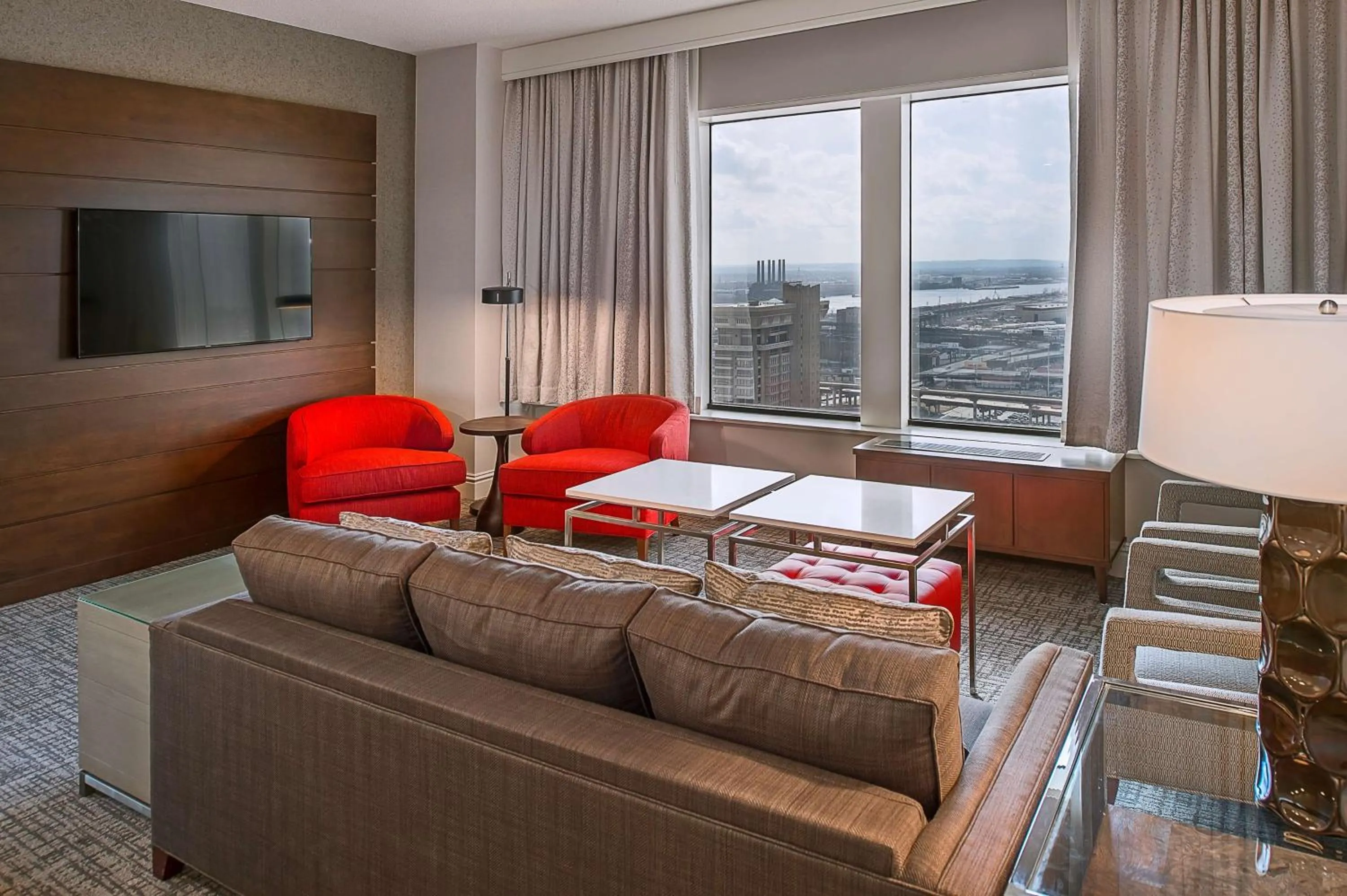 Living room in Hilton St. Louis at the Ballpark