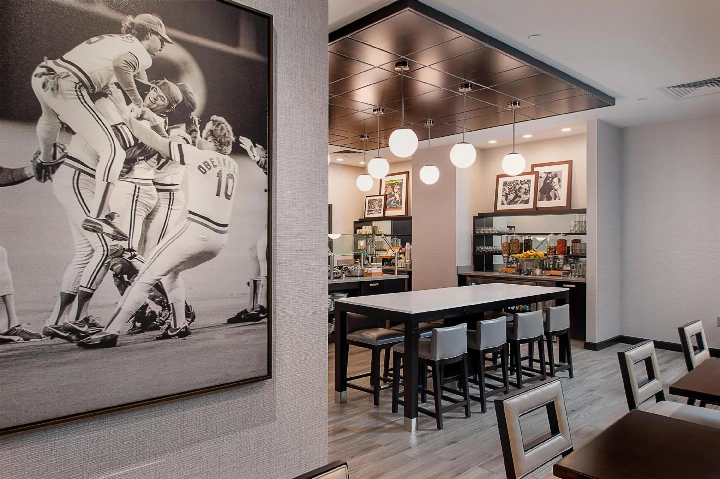 Living room in Hilton St. Louis at the Ballpark