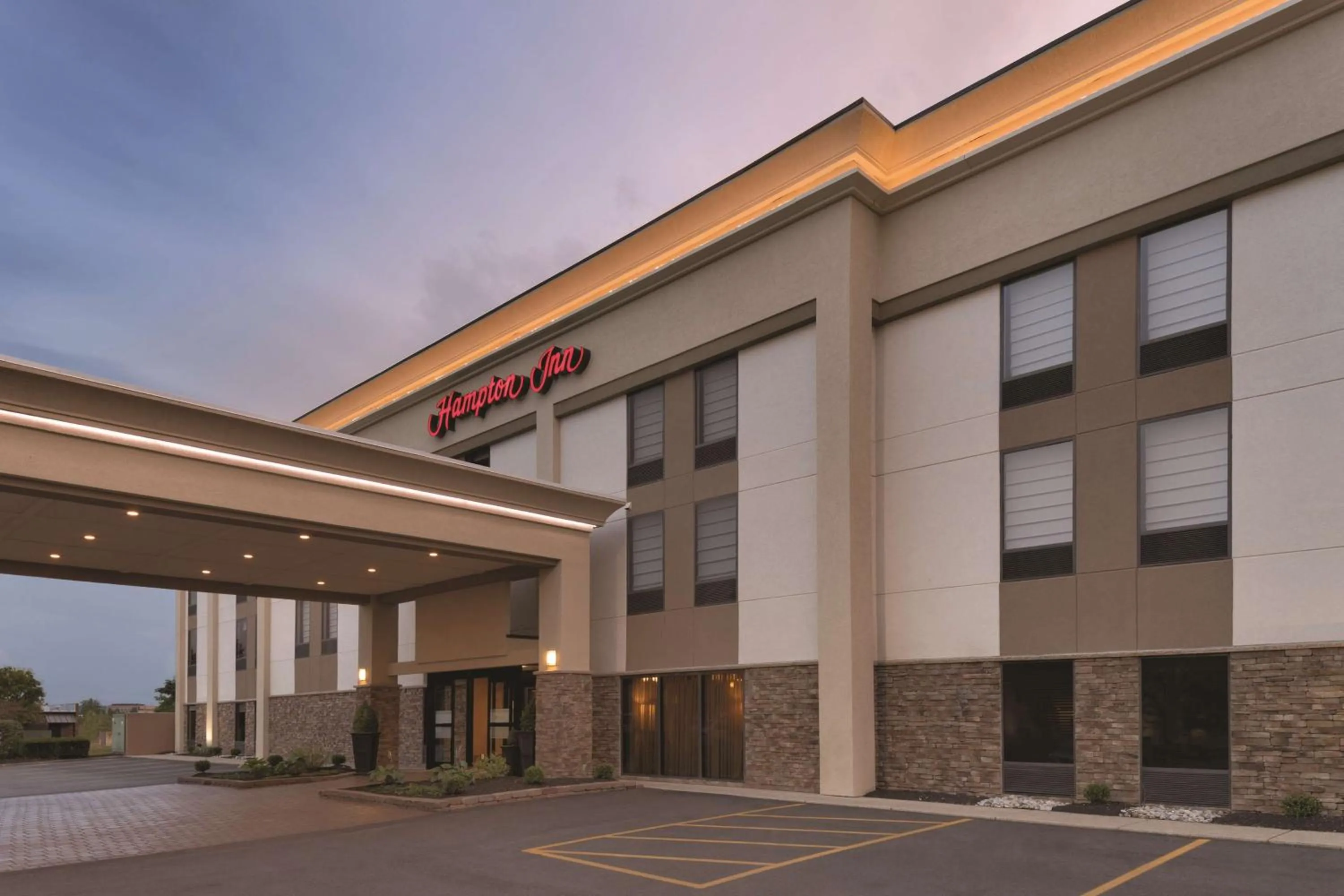 Property building in Hampton Inn Cincinnati Kings Island