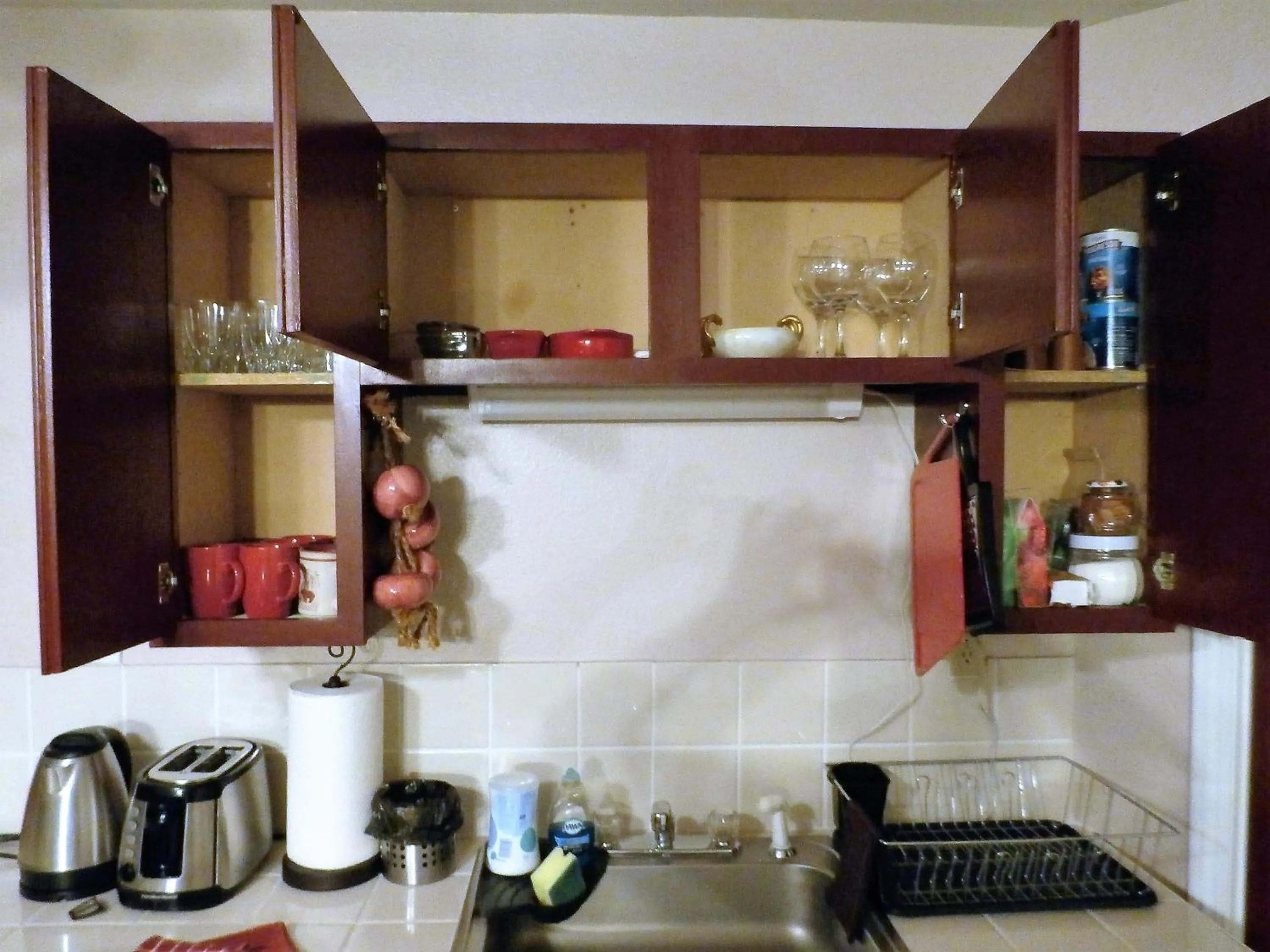 Coffee/tea facilities in Charming Downstairs Unit