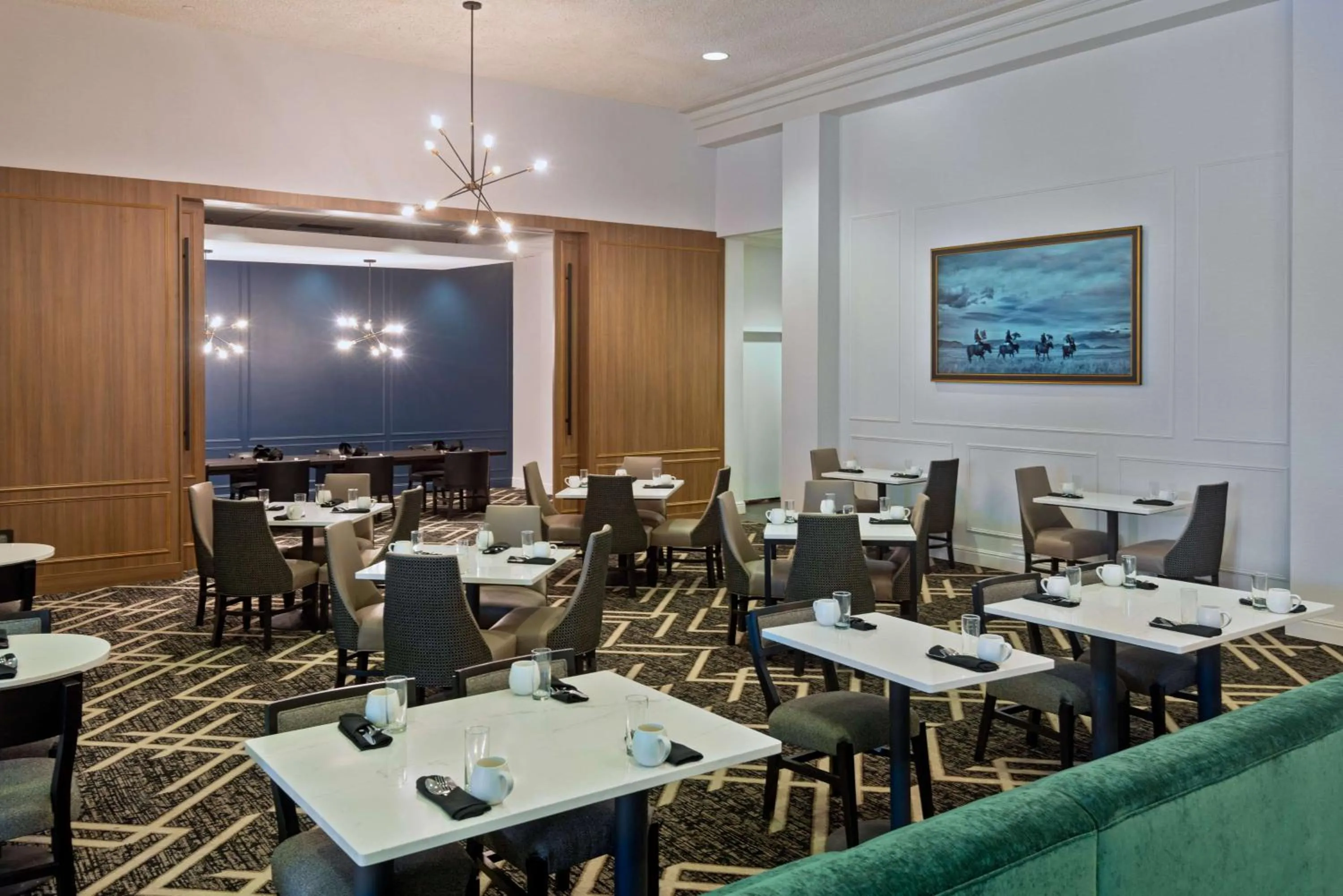 Lounge or bar in Hilton Pennywell St Louis at the Arch