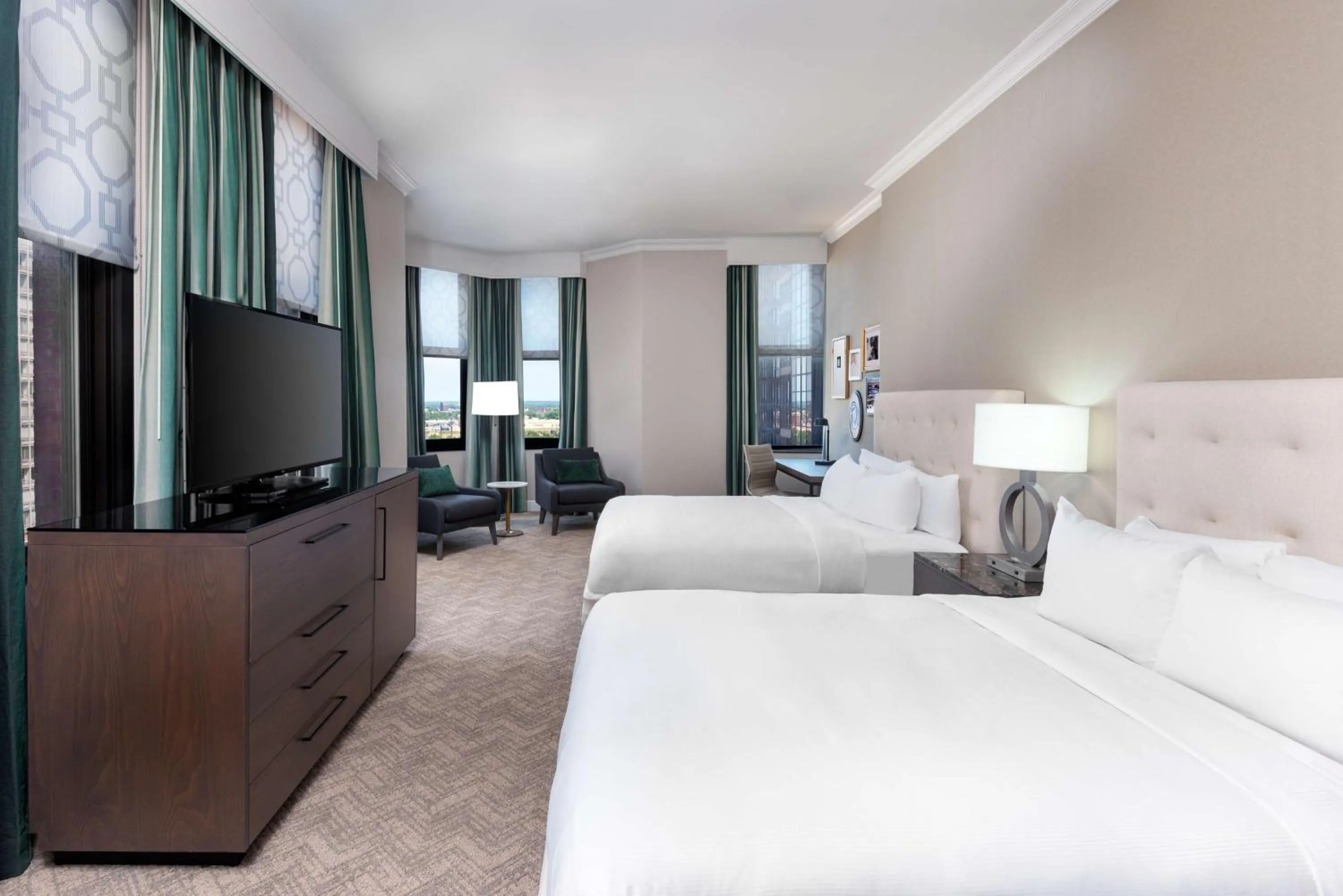 Living room, Bed in Hilton Pennywell St Louis at the Arch