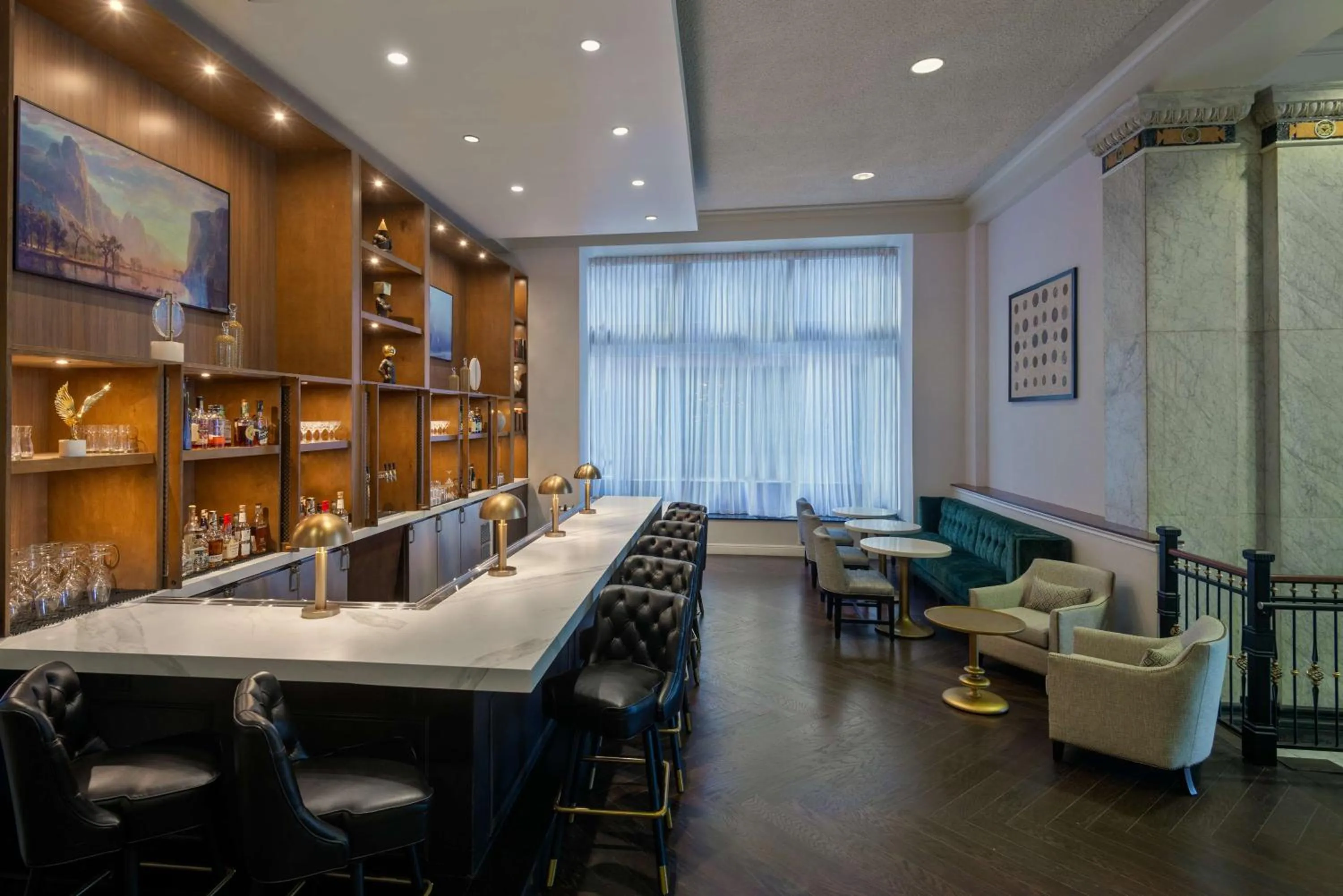 Lounge or bar in Hilton Pennywell St Louis at the Arch