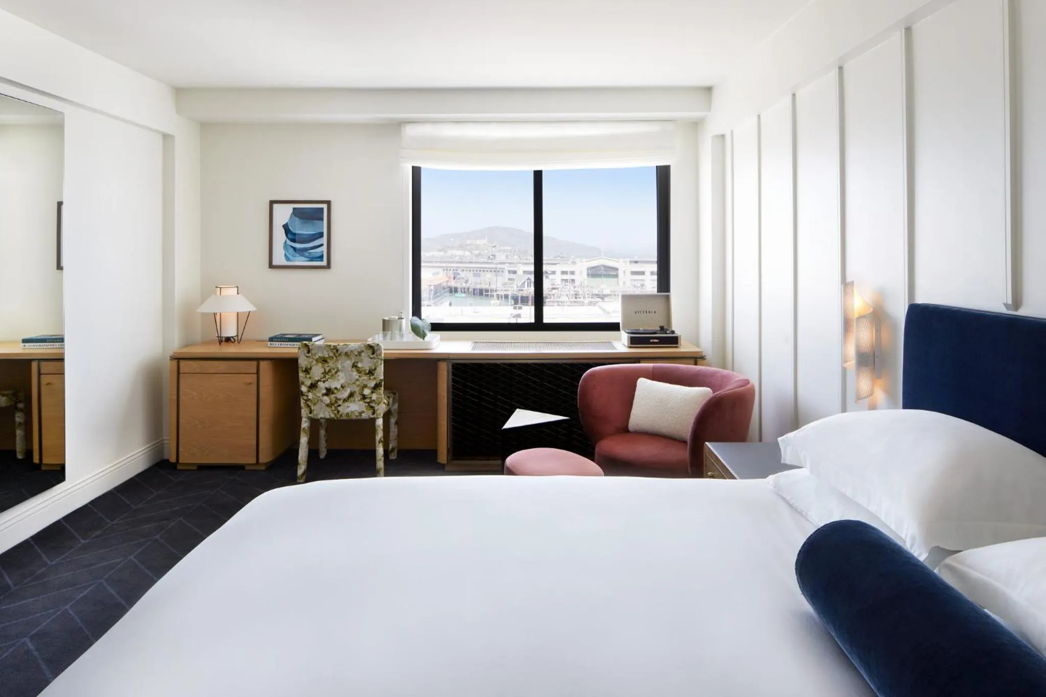 Photo of the whole room, Bed in Kimpton Alton Fisherman's Wharf by IHG