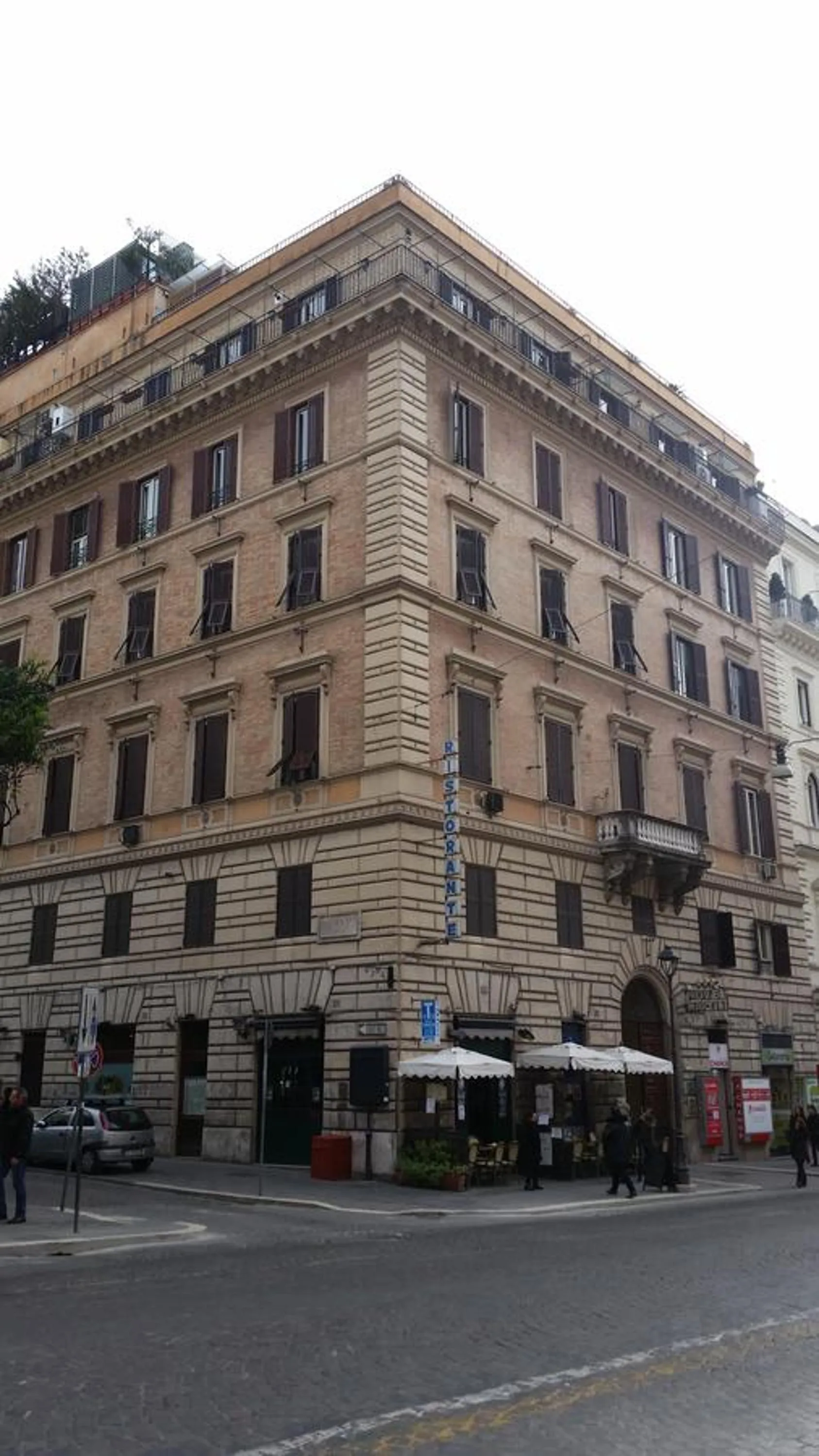 Property building in Apartment Rome 18