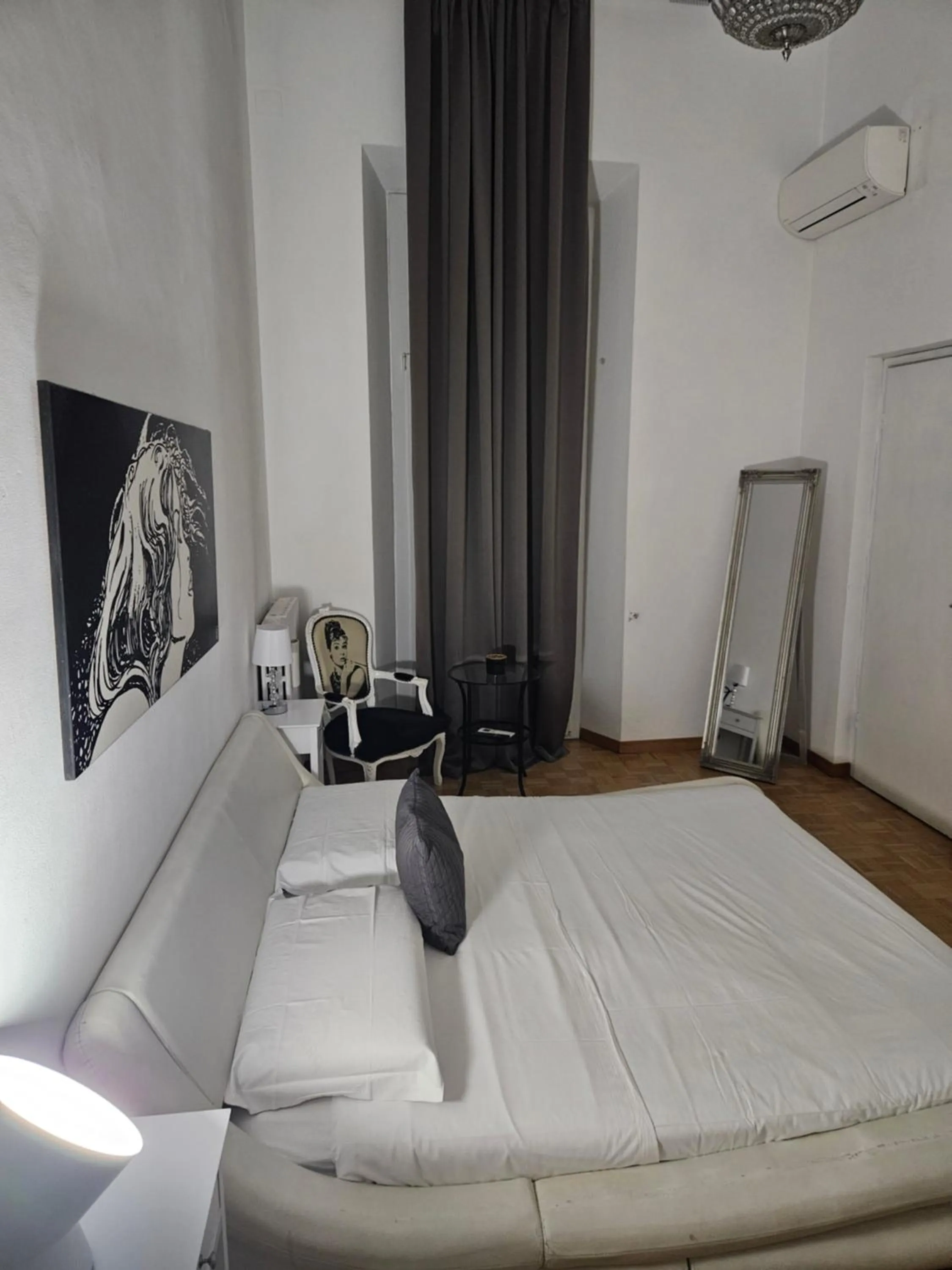 Bed in Apartment Rome 18