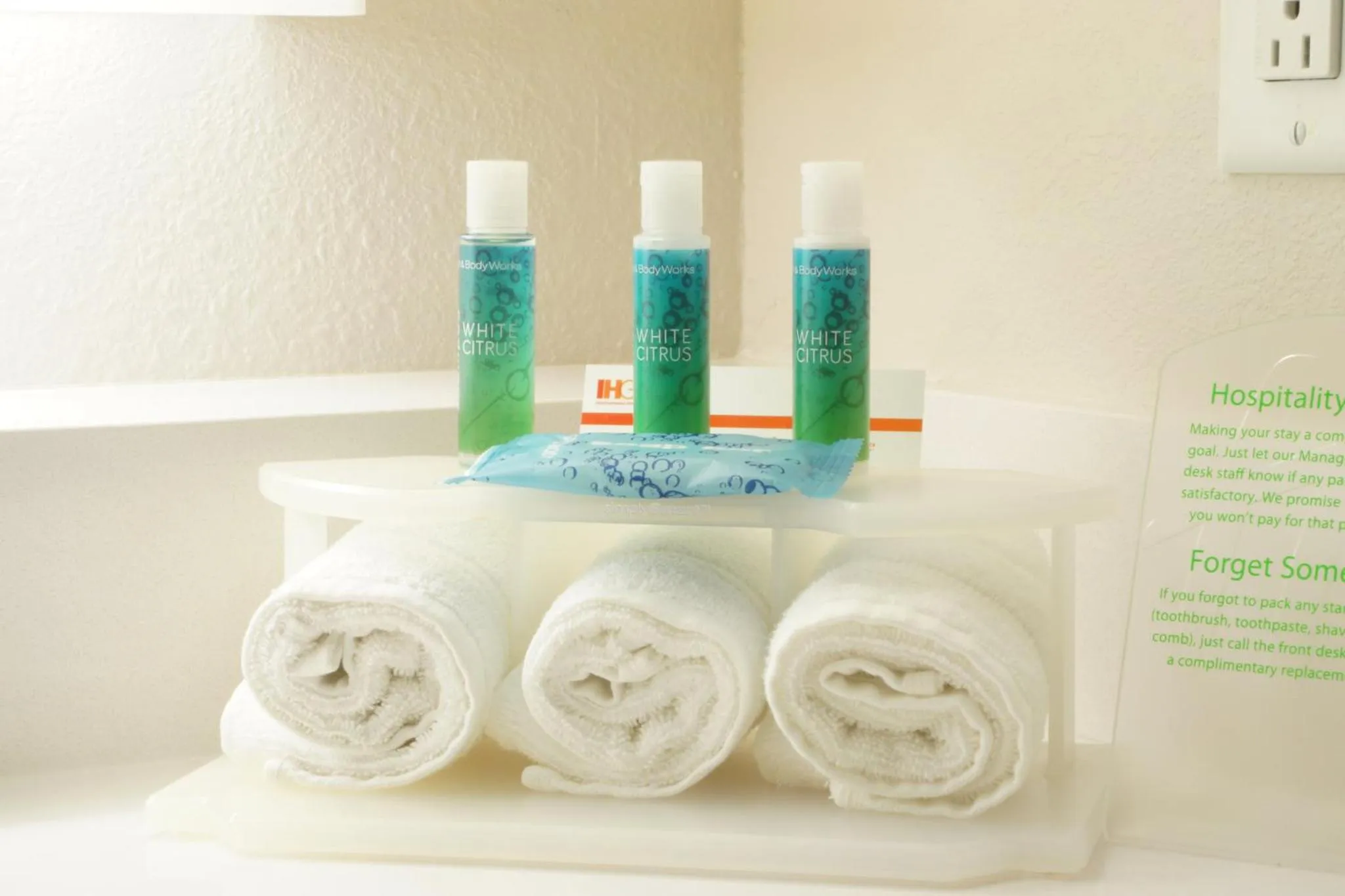 Bedroom in Holiday Inn Express Mira Mesa San Diego by IHG