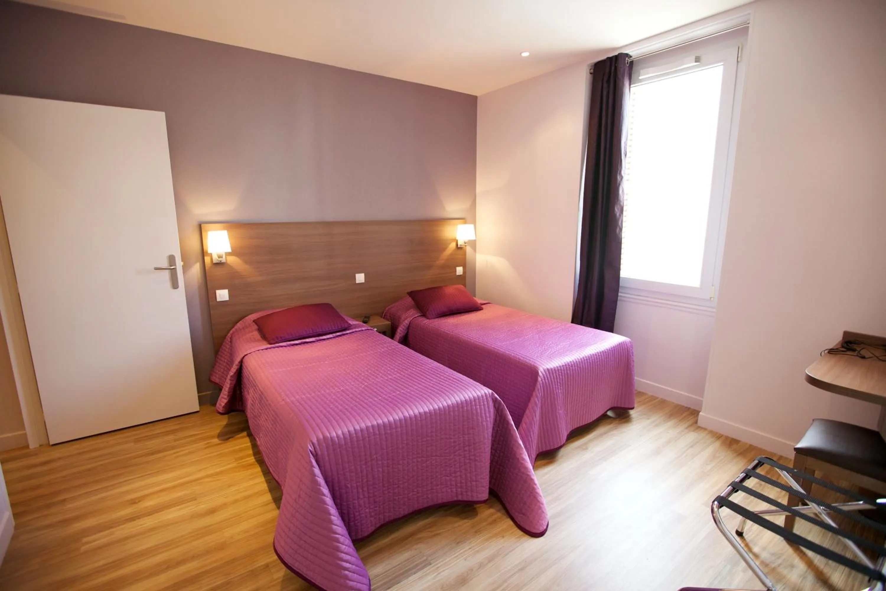 Day, Bed in Hôtel Montchapet Dijon Centre