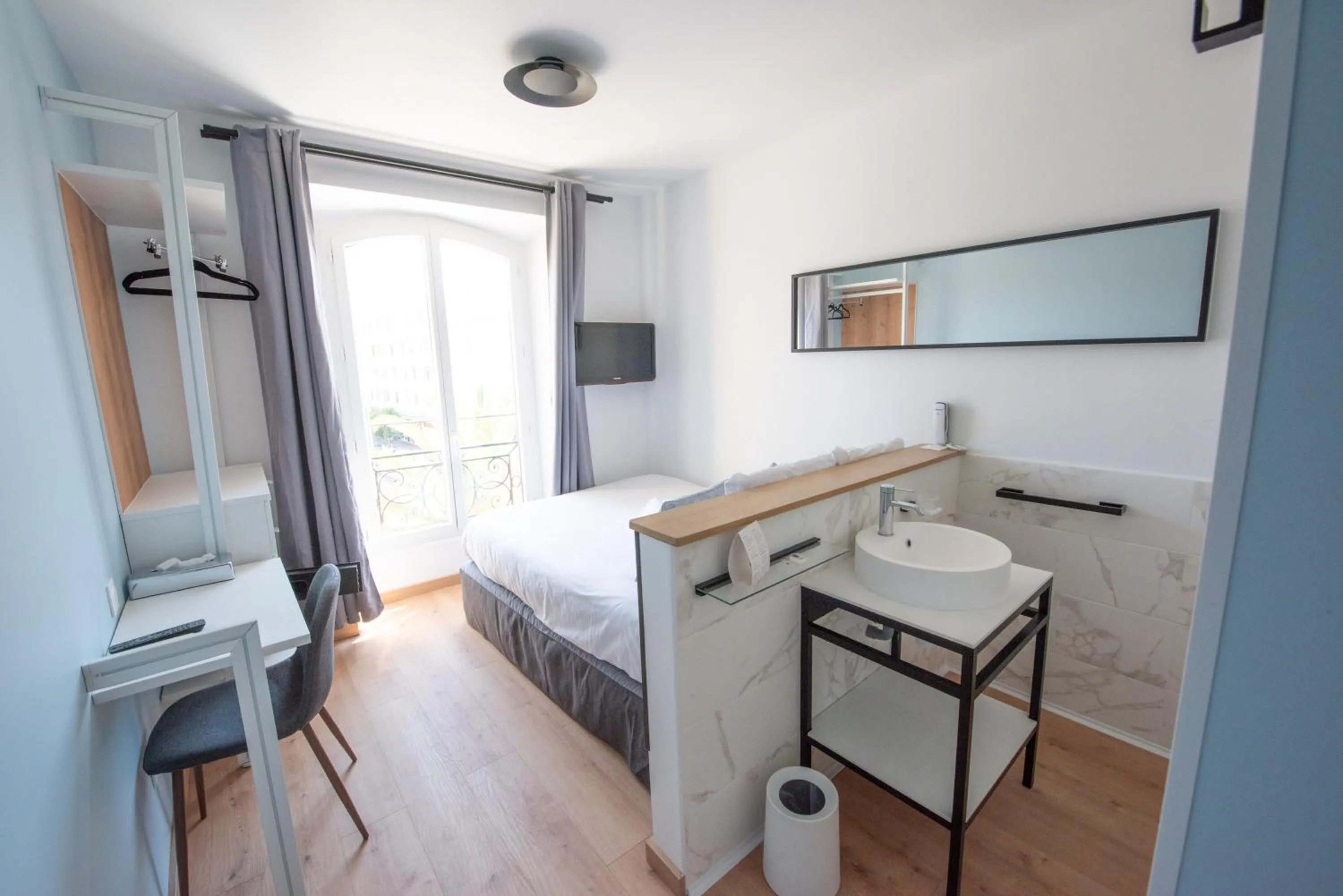 Photo of the whole room in Hotel Restaurant La Villa Arena