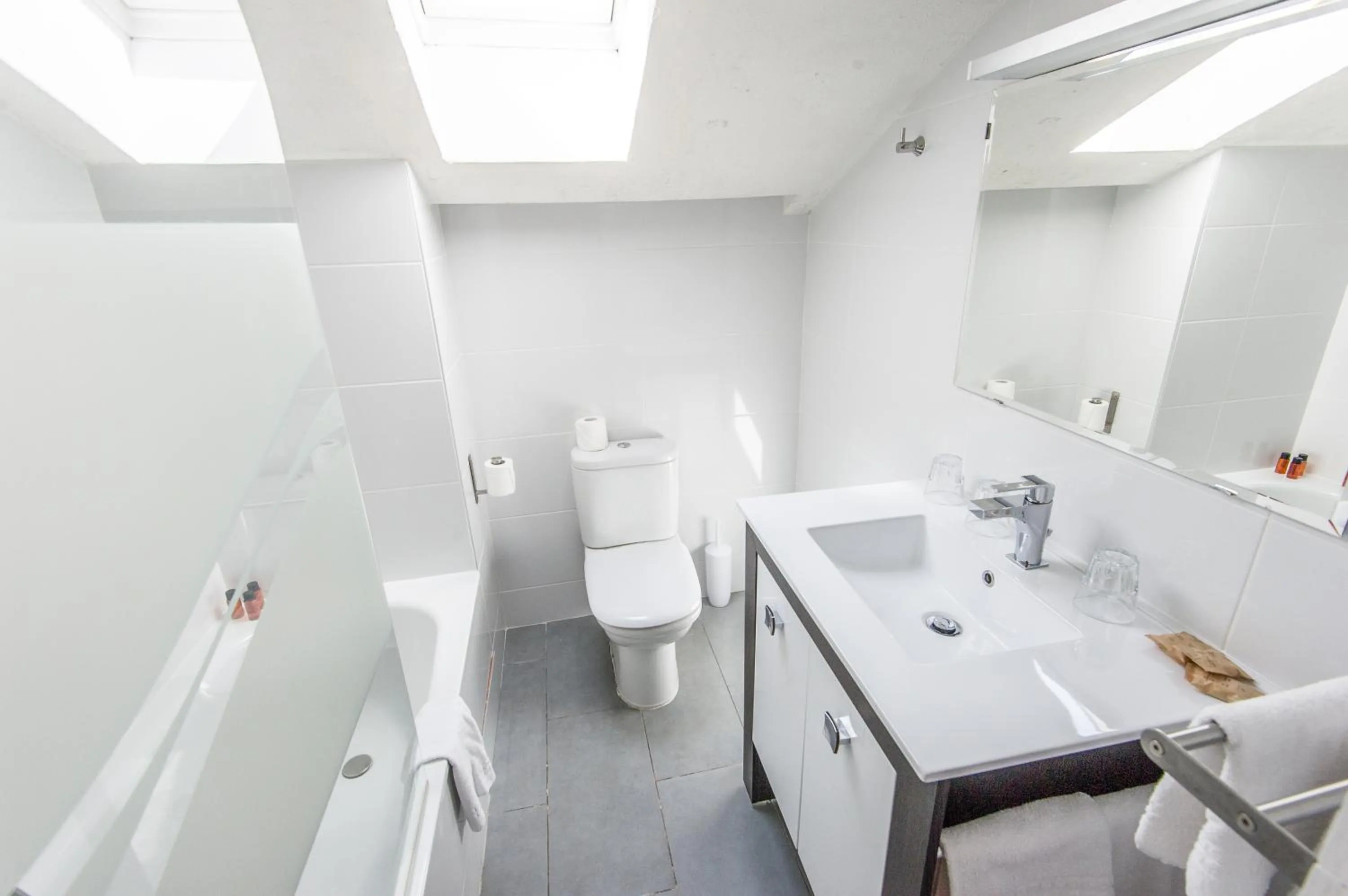 Bathroom in Hotel Amiraute