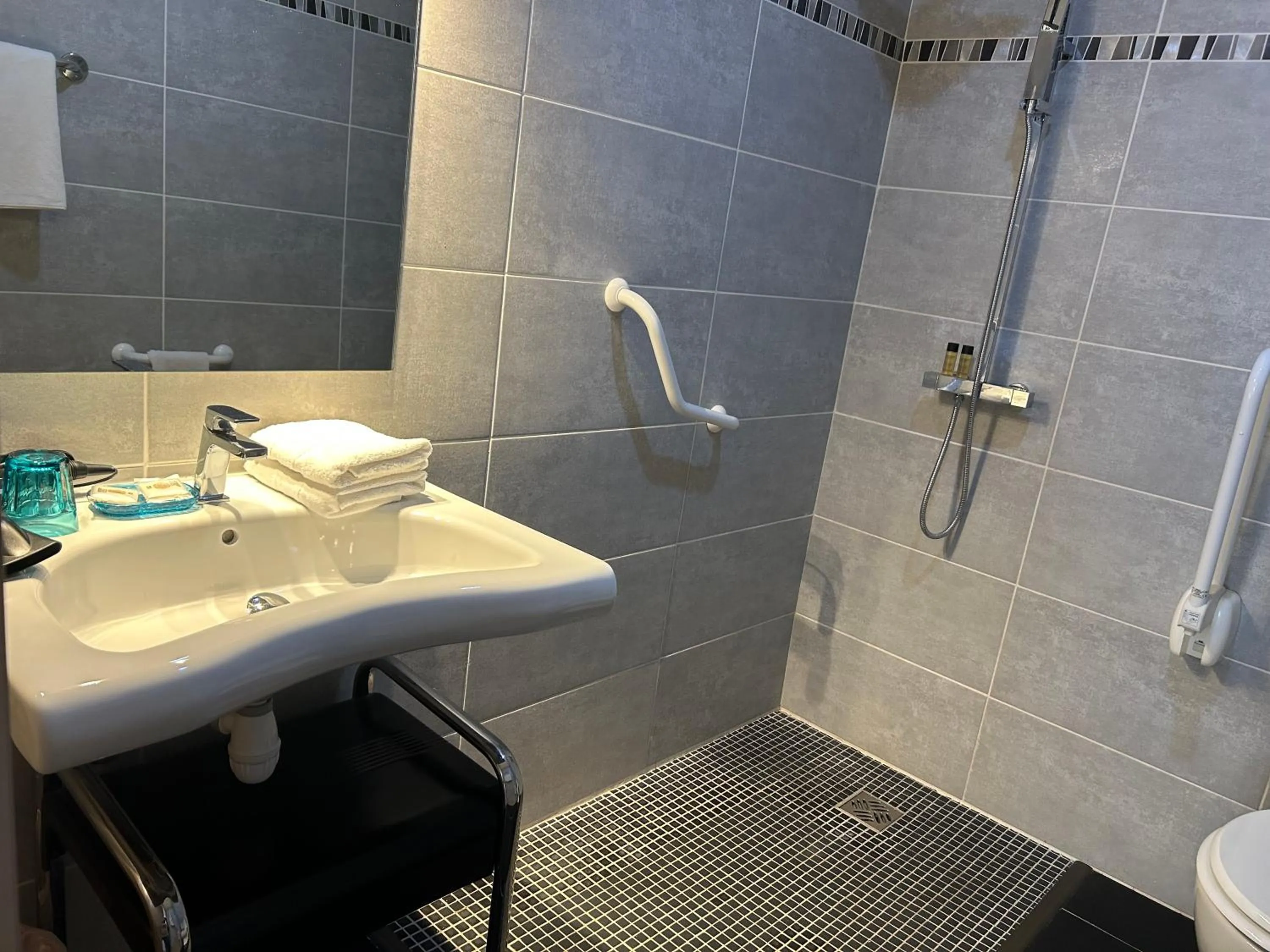 Bathroom in Hotel Amiraute