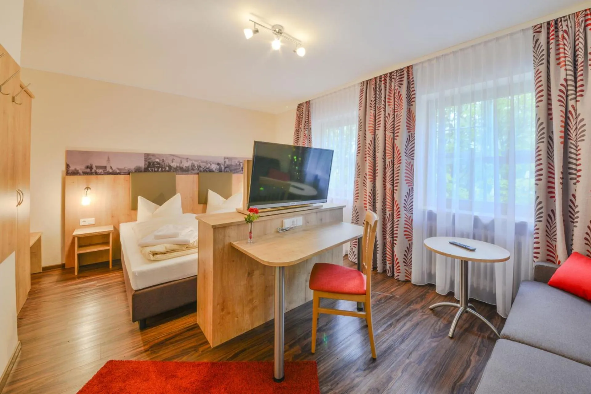 Photo of the whole room, Bed in Hotel Gasthof Hainzinger