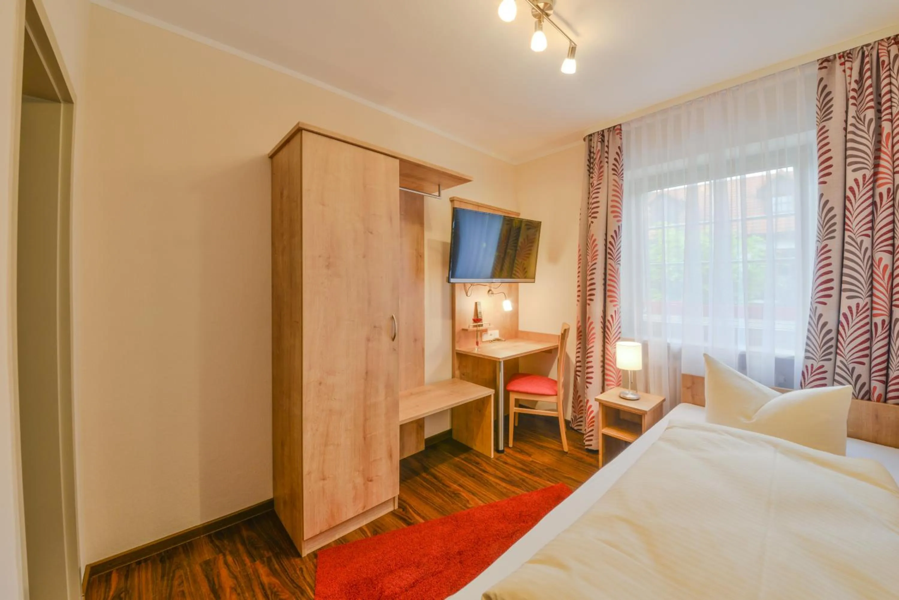 TV and multimedia, Bed in Hotel Gasthof Hainzinger