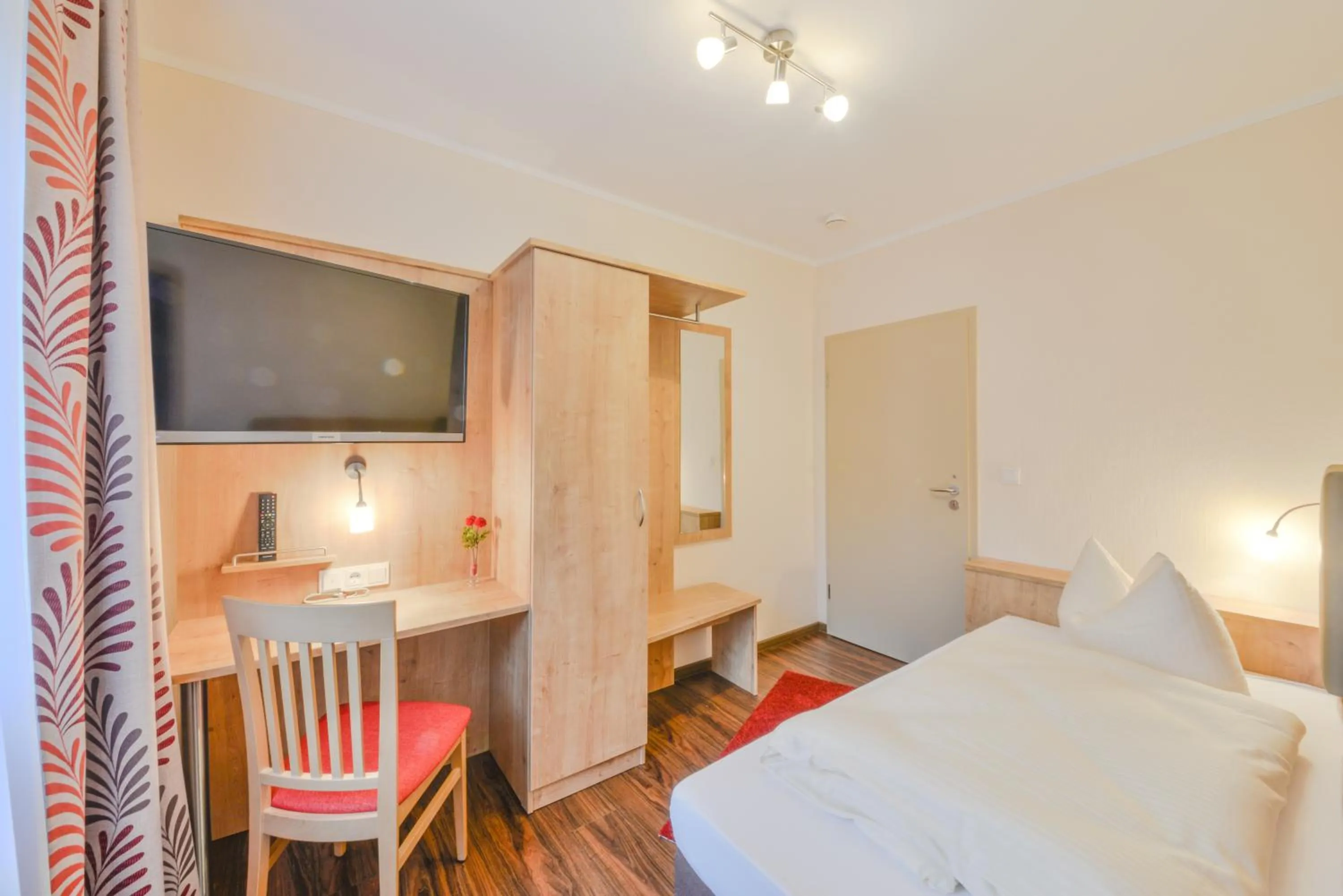 Photo of the whole room, Bed in Hotel Gasthof Hainzinger