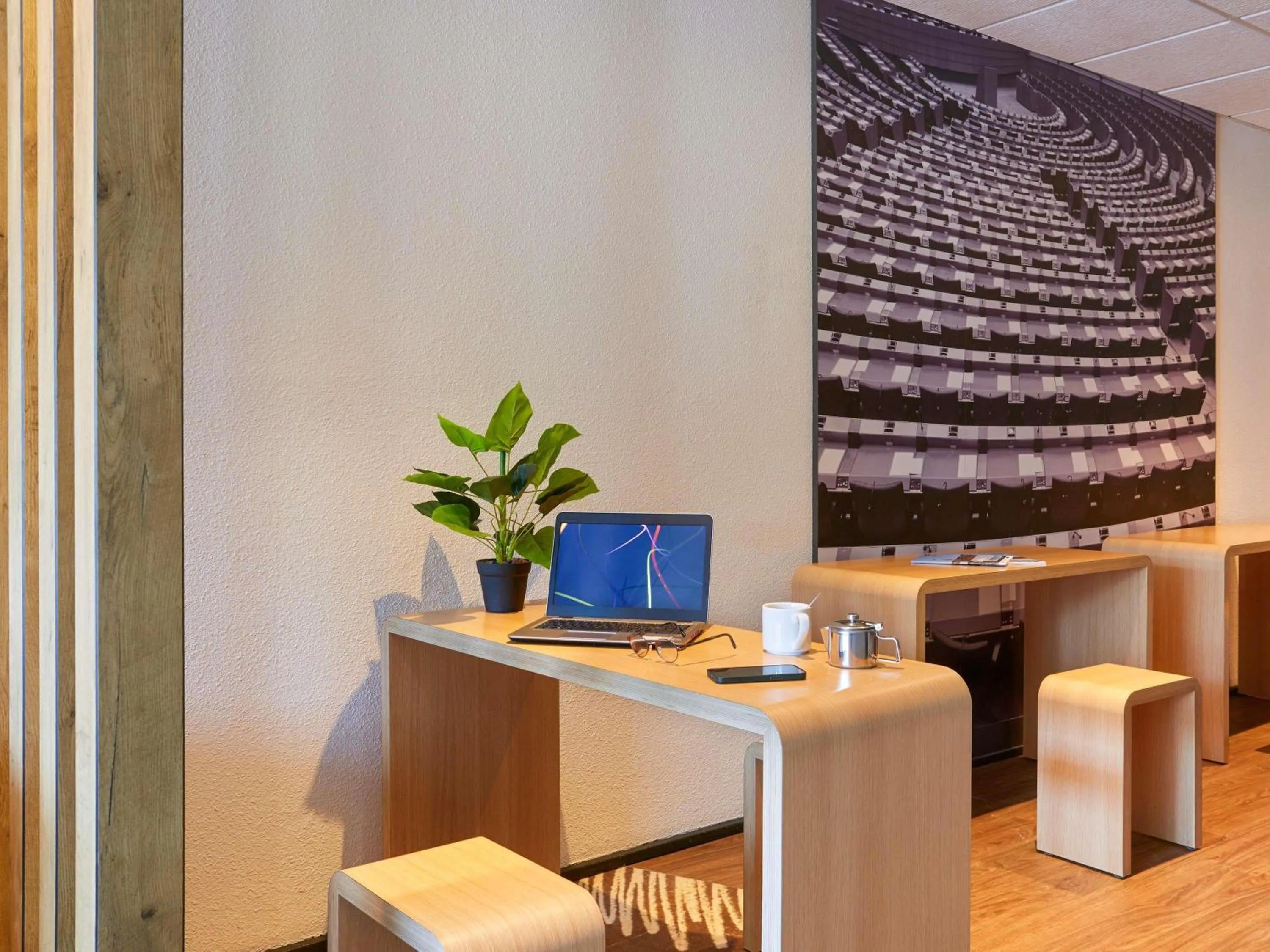 Meeting/conference room in ibis Lorient Centre Gare